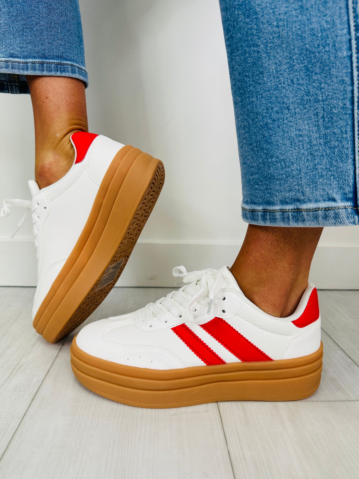 Street Sport Sneaker In White/Red