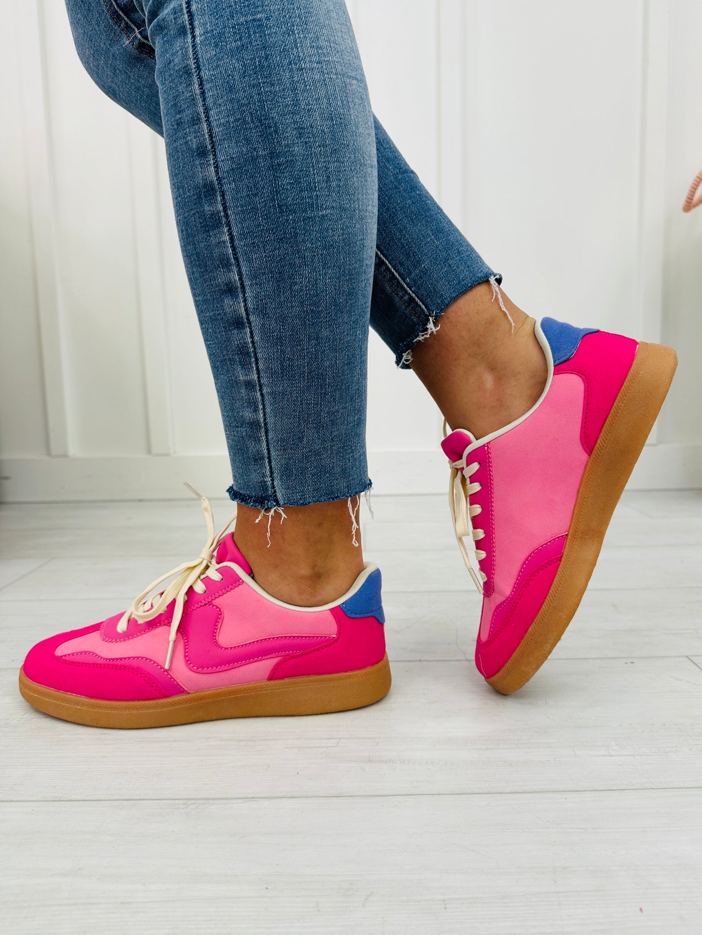 Festive Stride Sneakers In Fuchsia