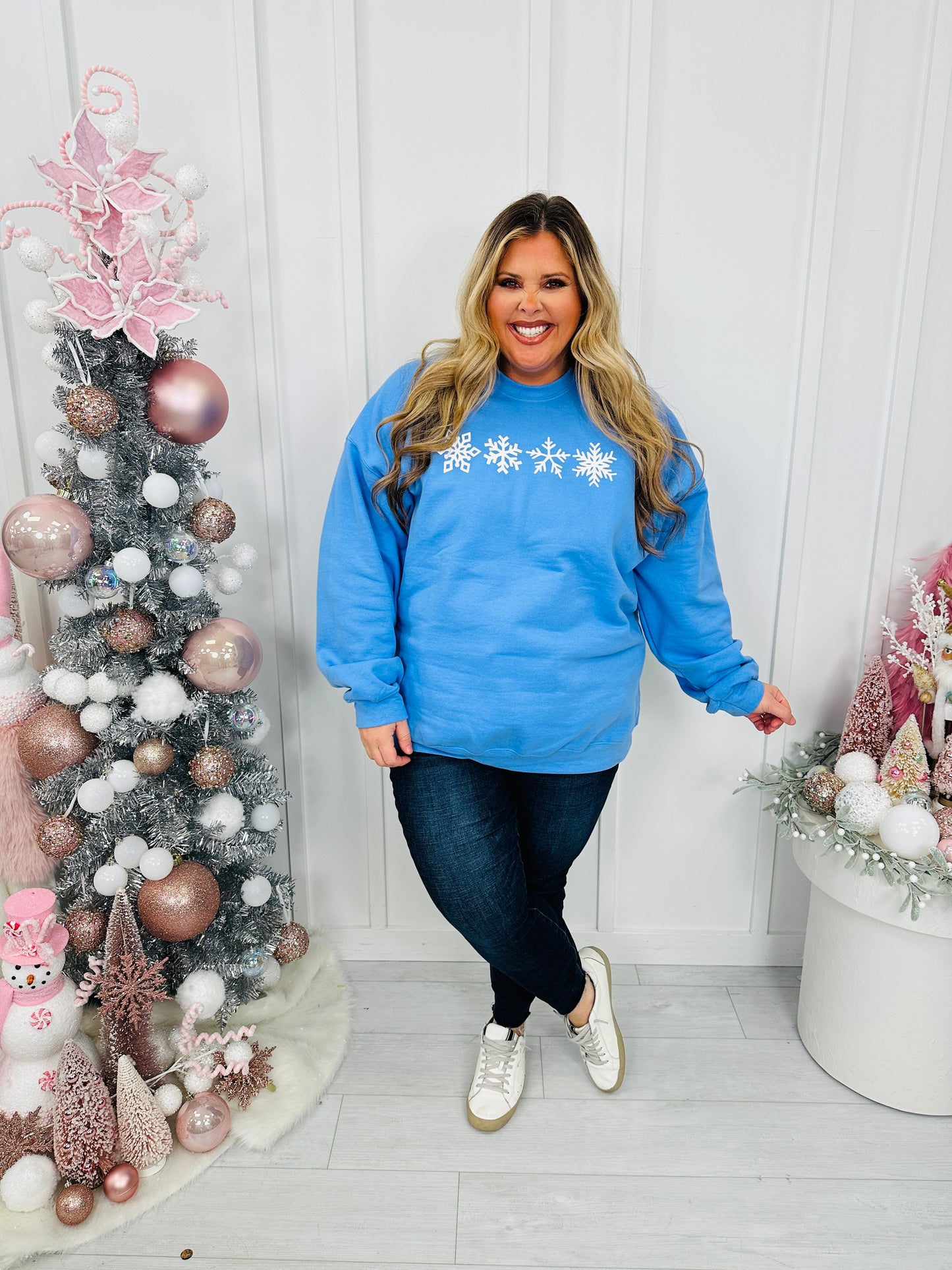 Snowflakes Graphic Crewneck Sweatshirt