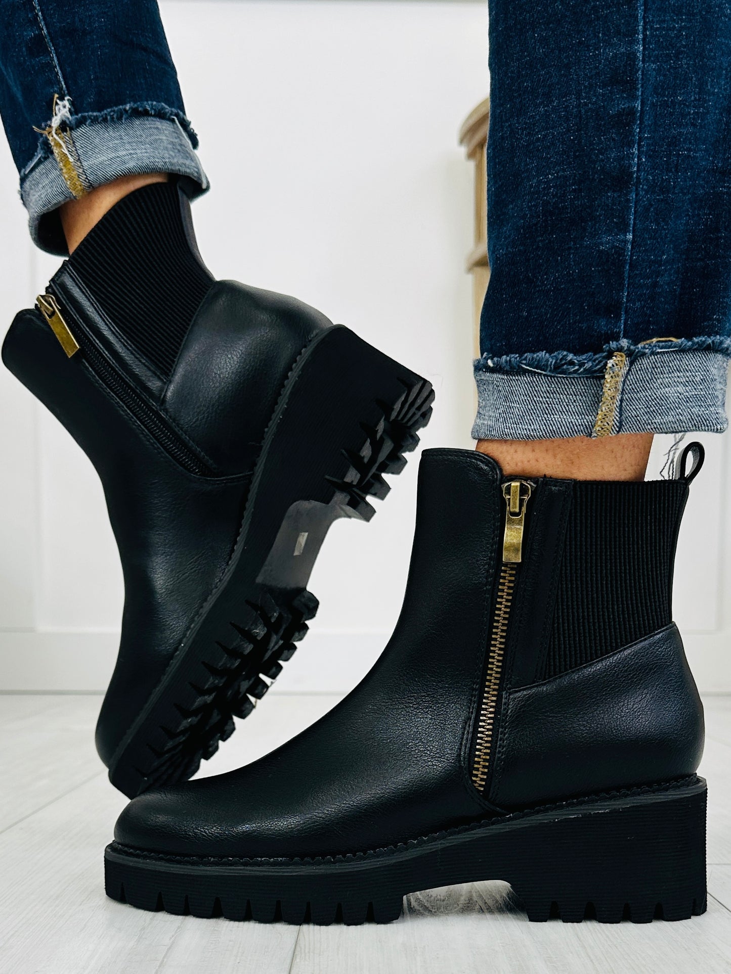 Metro Moment Boots In Black