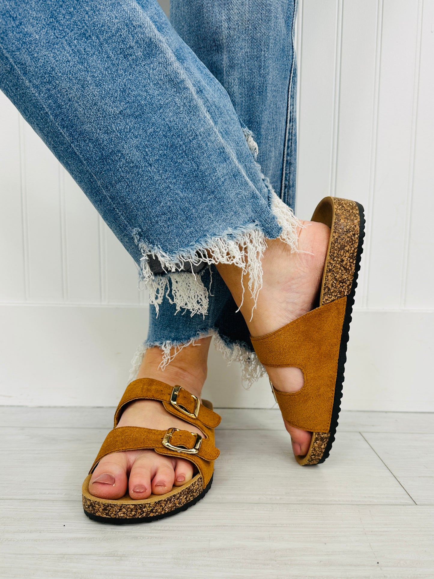 Daily Step Sandals In Tan Suede