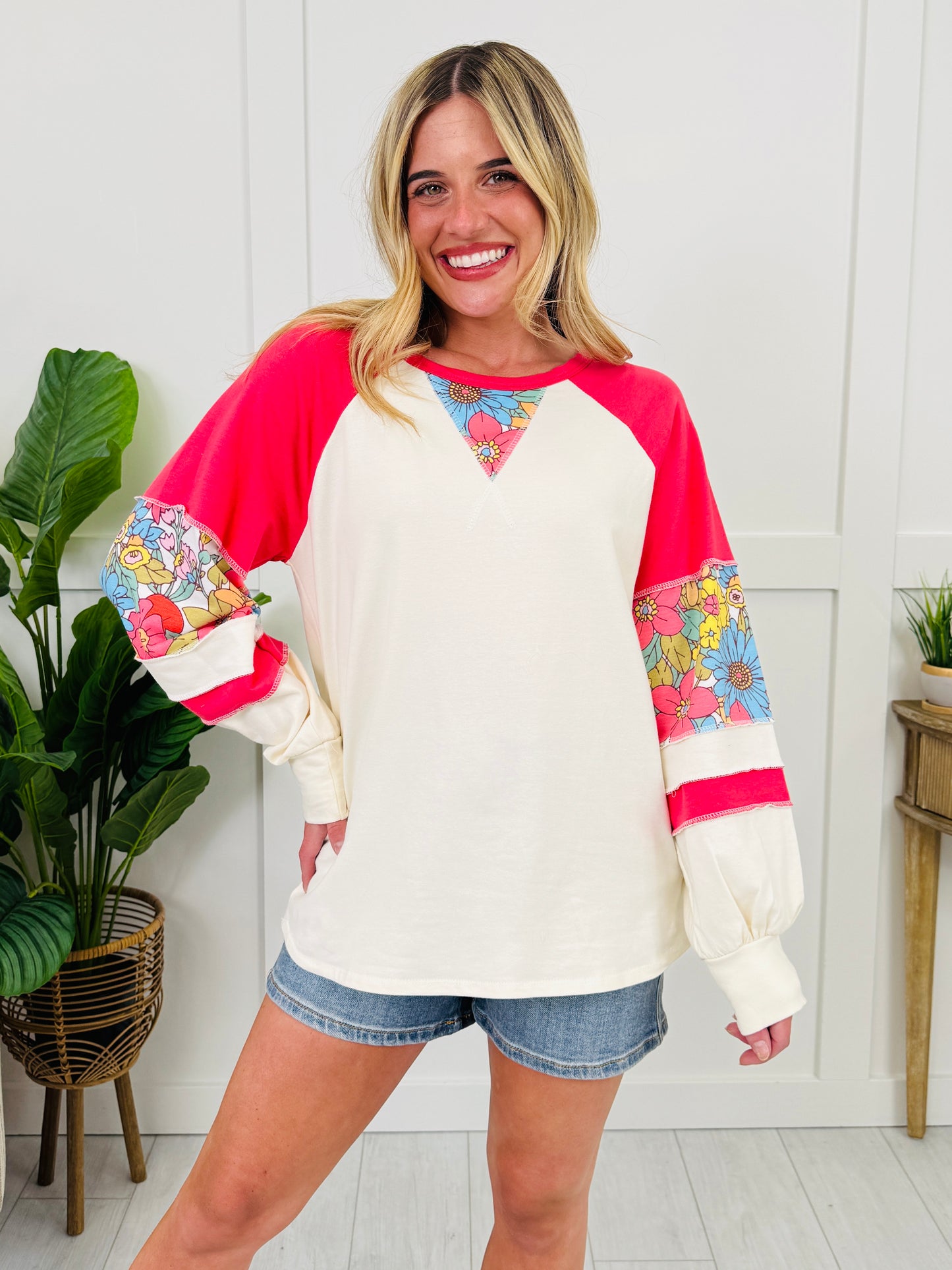 Groovy Petals Top In Coral