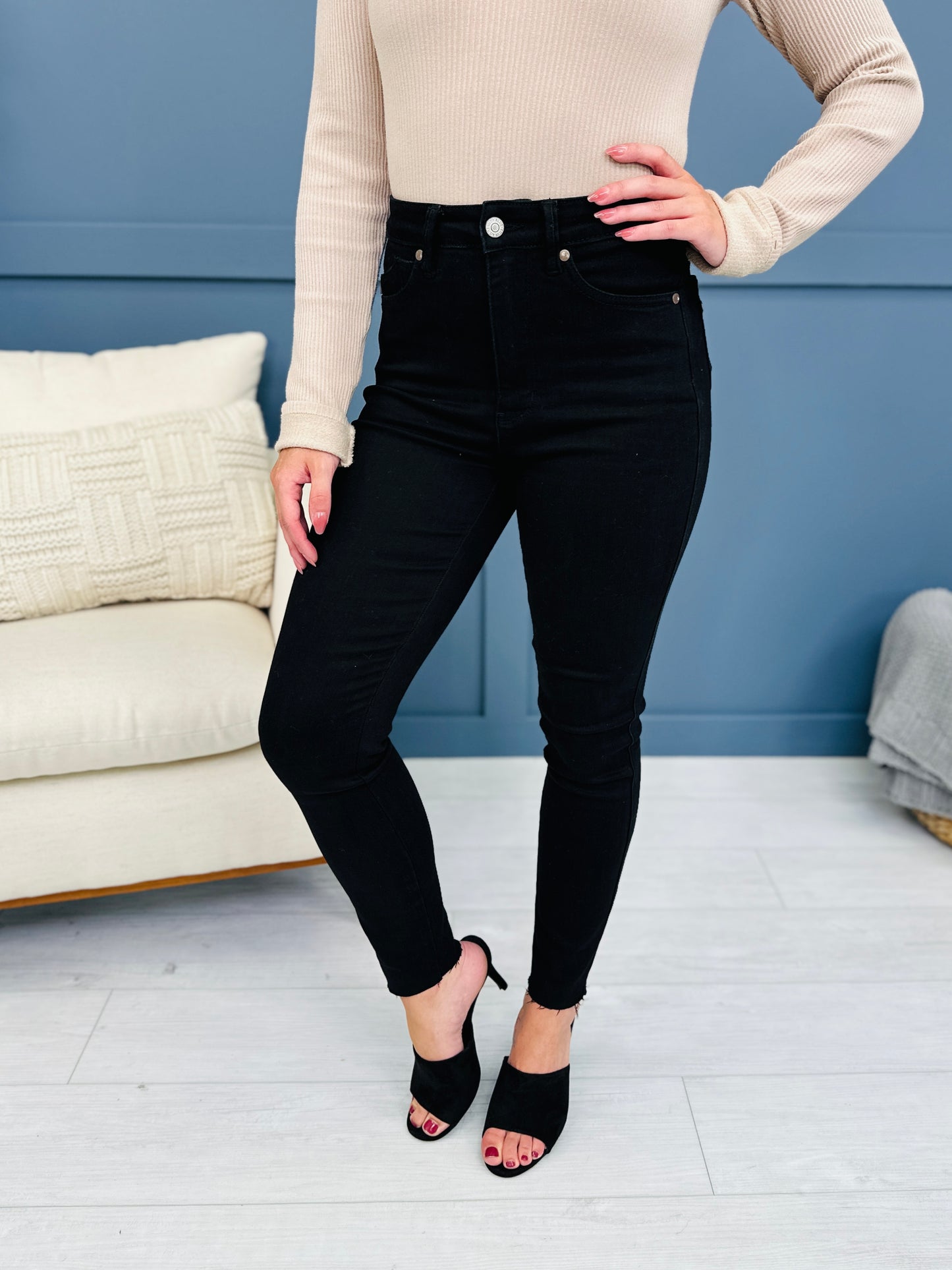 Judy Blue The Trifecta 3.0 Tummy Control And Butt Lifting Skinny Jeans in Black in REG/CURVY