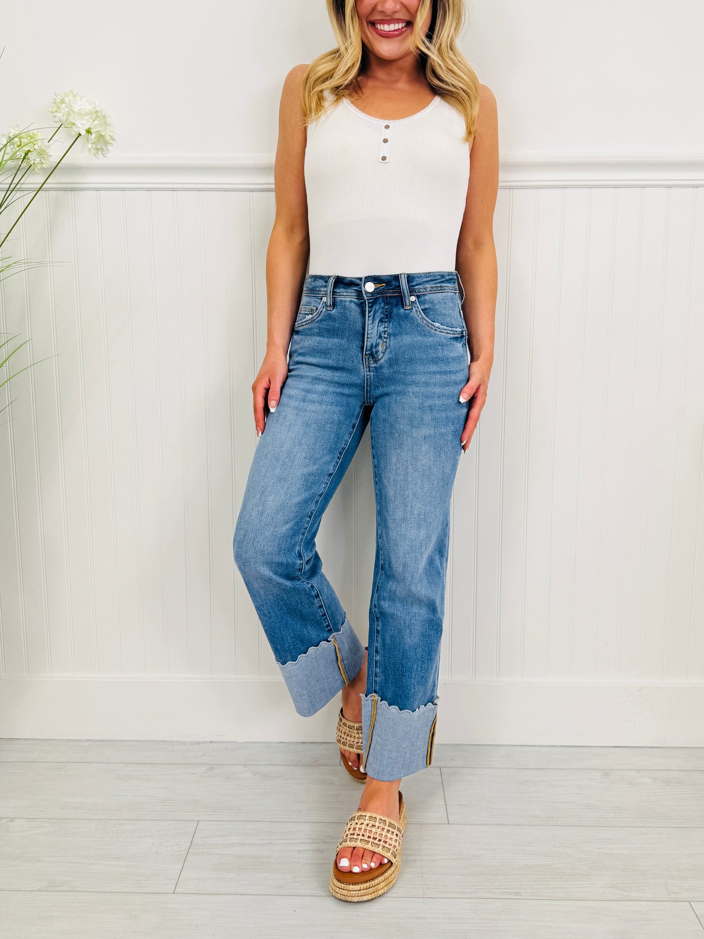 Scallop Sweetheart Tummy Control Cropped Straight Jeans