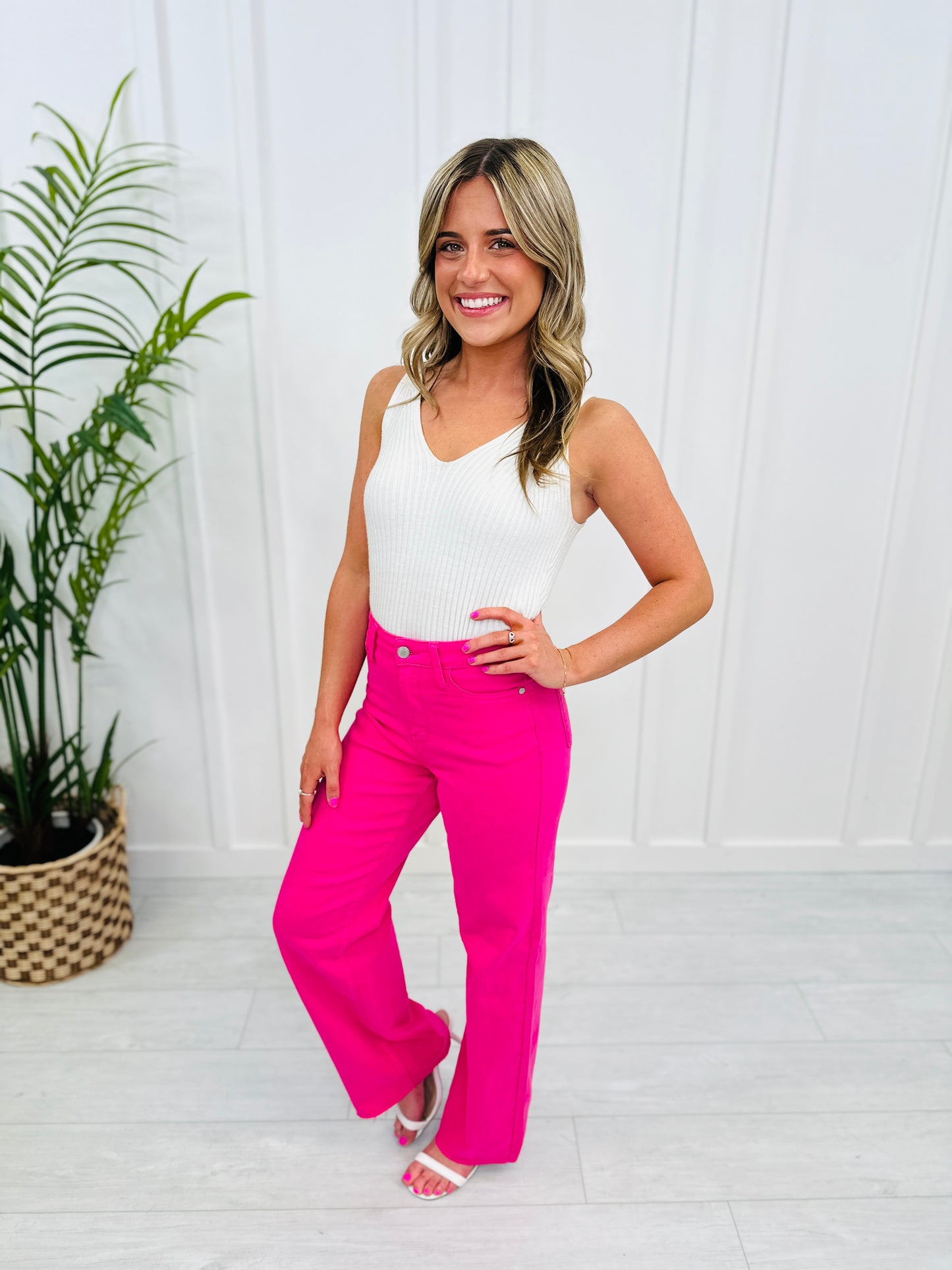 Judy Blue Passionate About Pink Straight Leg Jeans in Reg/Curvy