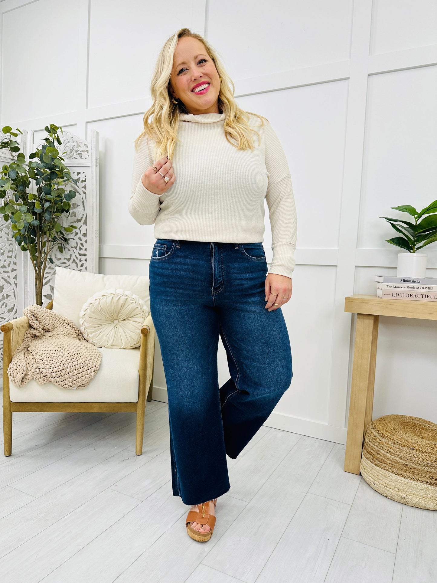 Lovervet Steppin' Out Wide Leg Ankle Jeans in Reg/Curvy