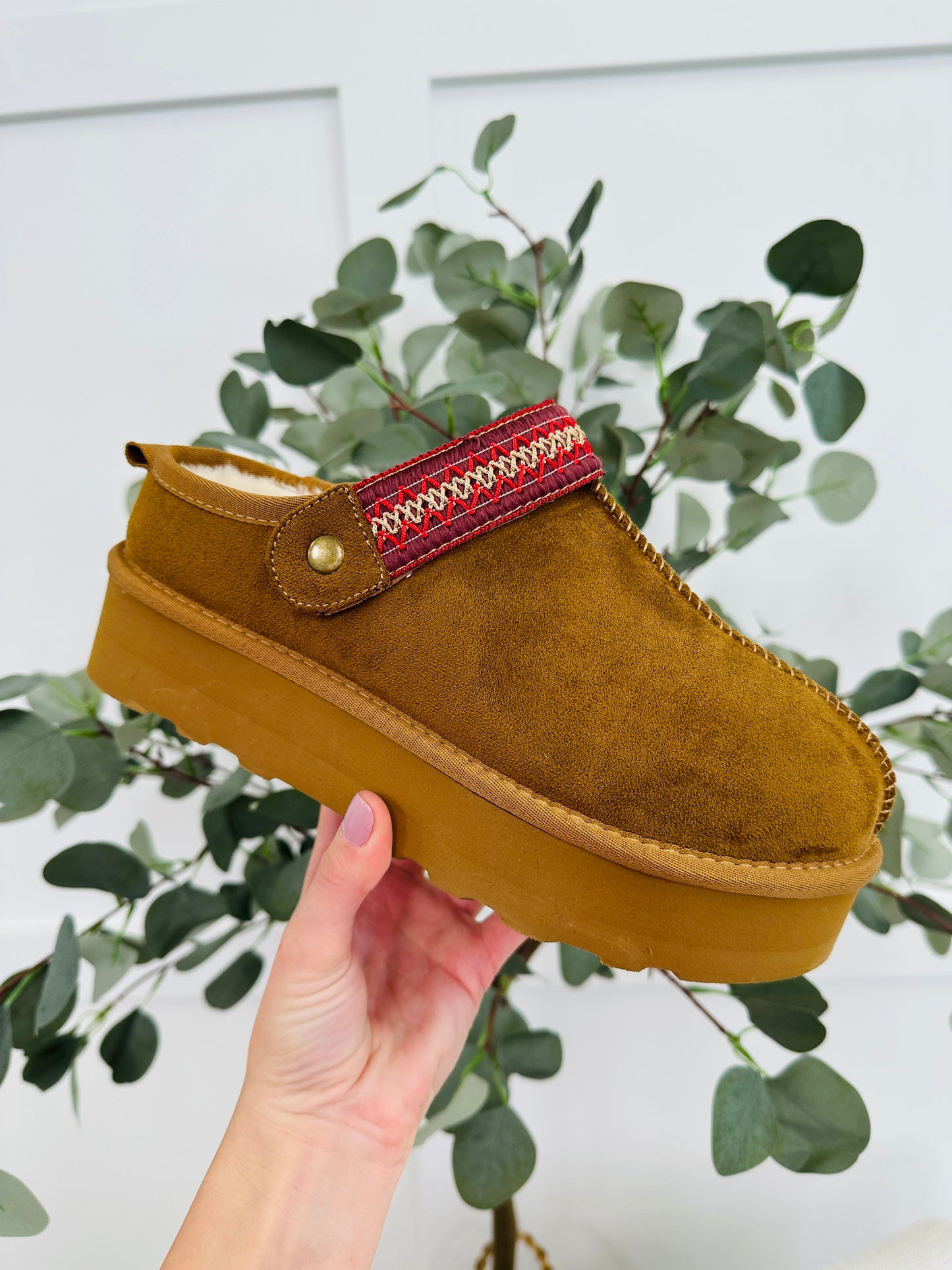 Lodge Life Clogs