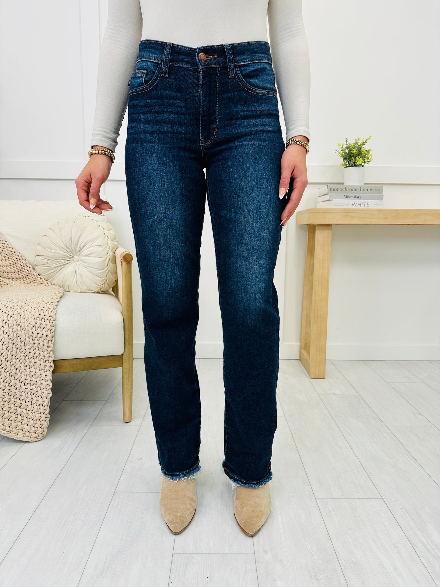 Judy Blue Keep You in The Dark Straight Leg Jeans in Reg/Curvy