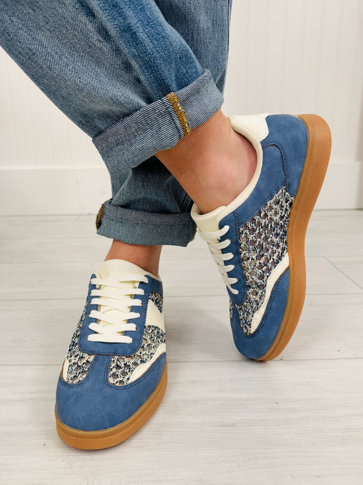 Glimmer Groove Sneakers In Blue White