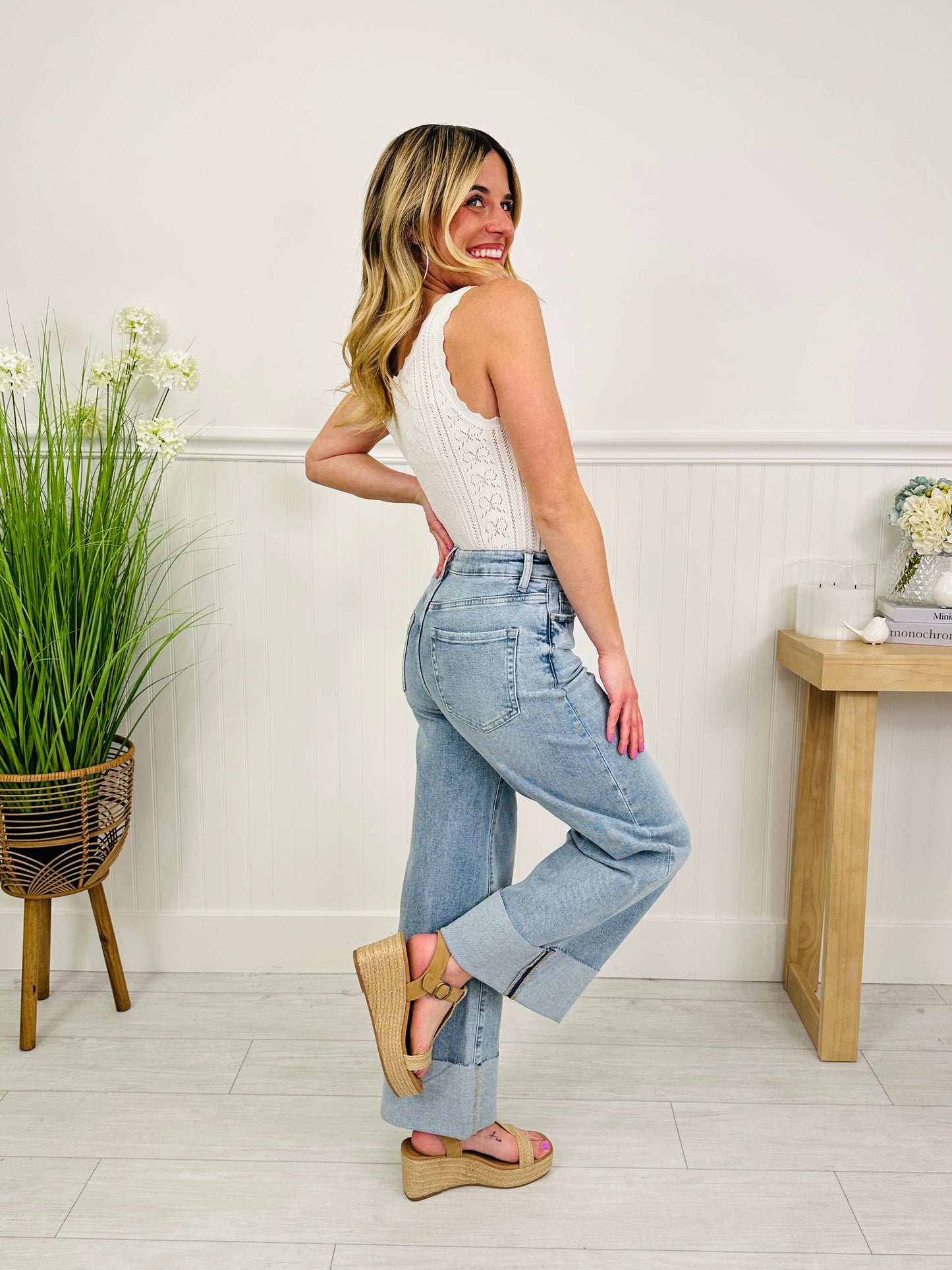 Right on Time Tummy Control Wide Leg Cropped Jeans