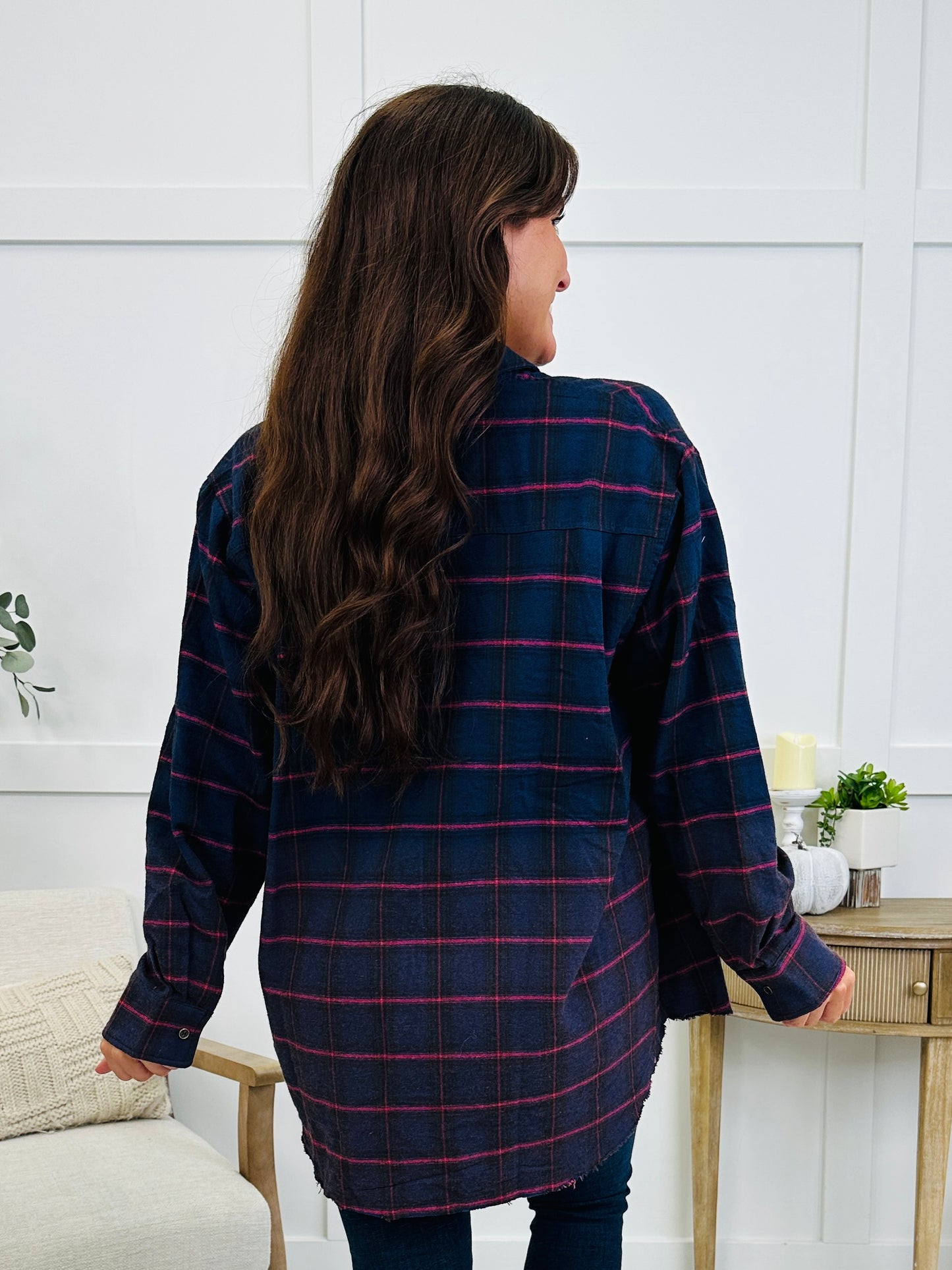 Night Out Plaid Top In Navy