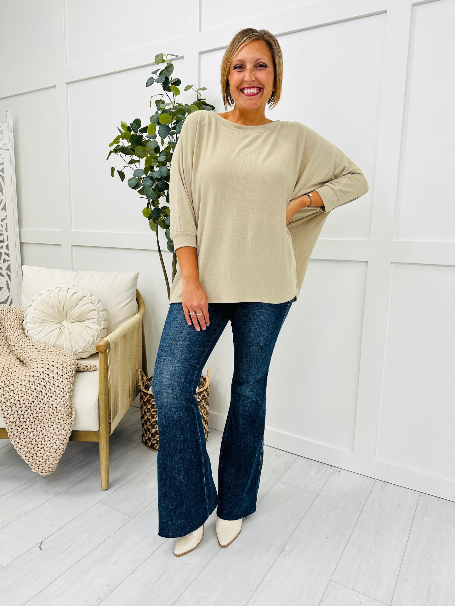 REG/CURVY Hello, Autumn Top-- Multiple Colors!