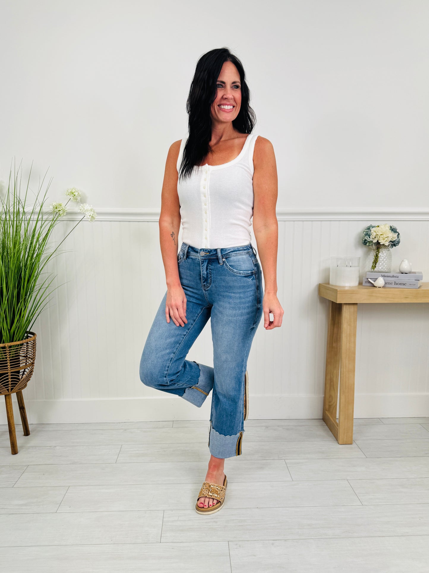 Scallop Sweetheart Tummy Control Cropped Straight Jeans