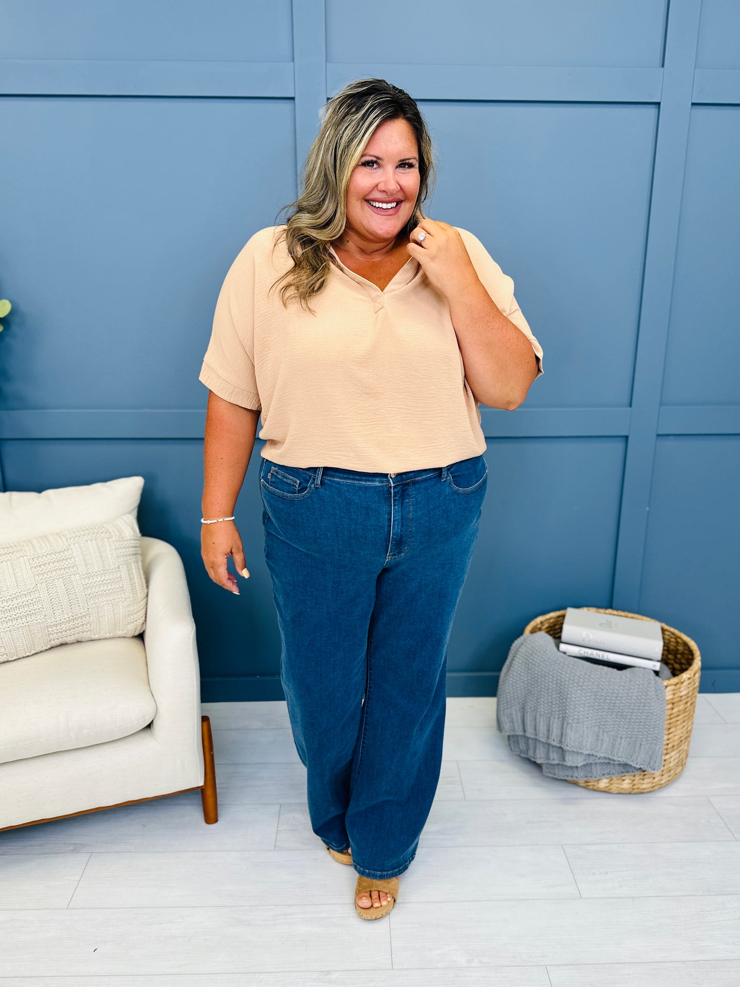 Judy Blue Wide Open Spaces Wide Leg Jeans in Reg/Curvy