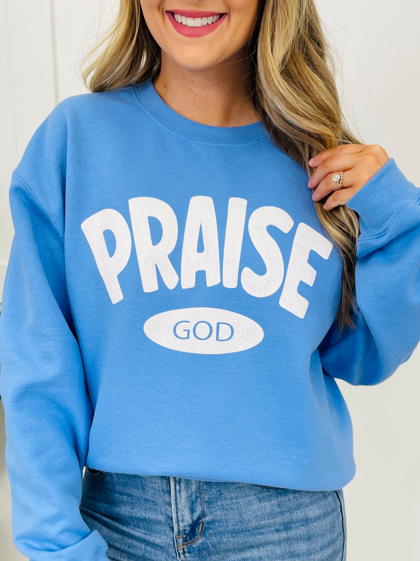 Praise God Graphic Crewneck Sweatshirt in Two Colors!