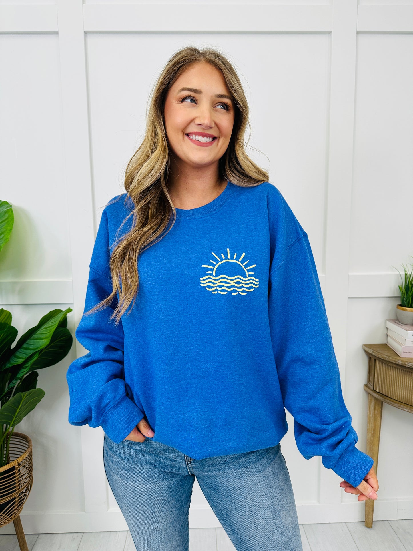 Travel Beach Repeat Graphic Crewneck Sweatshirt