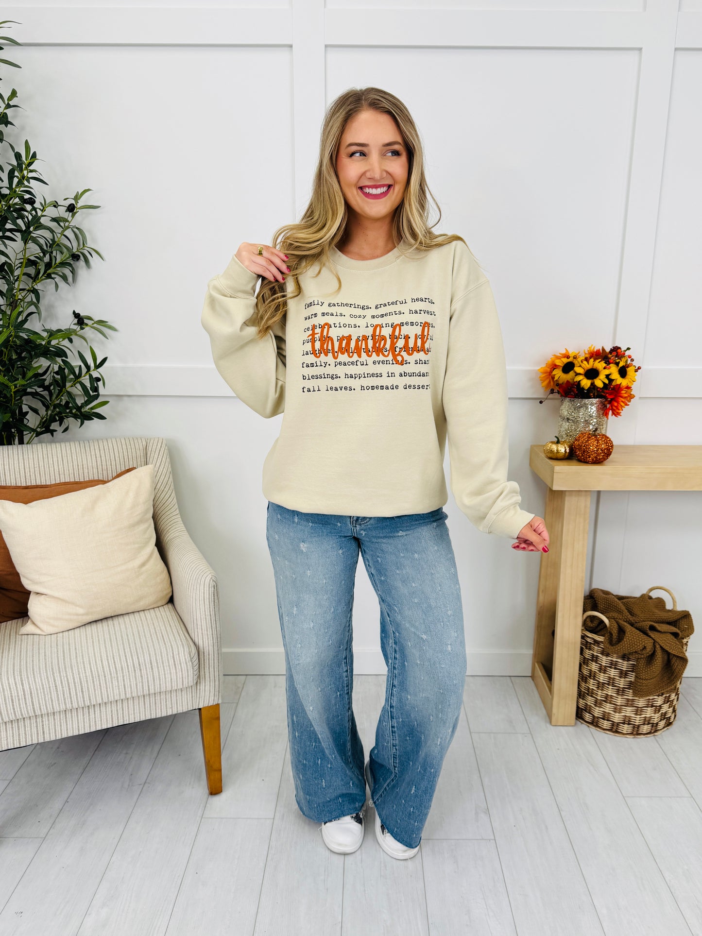 Thankful Graphic Crewneck Sweatshirt