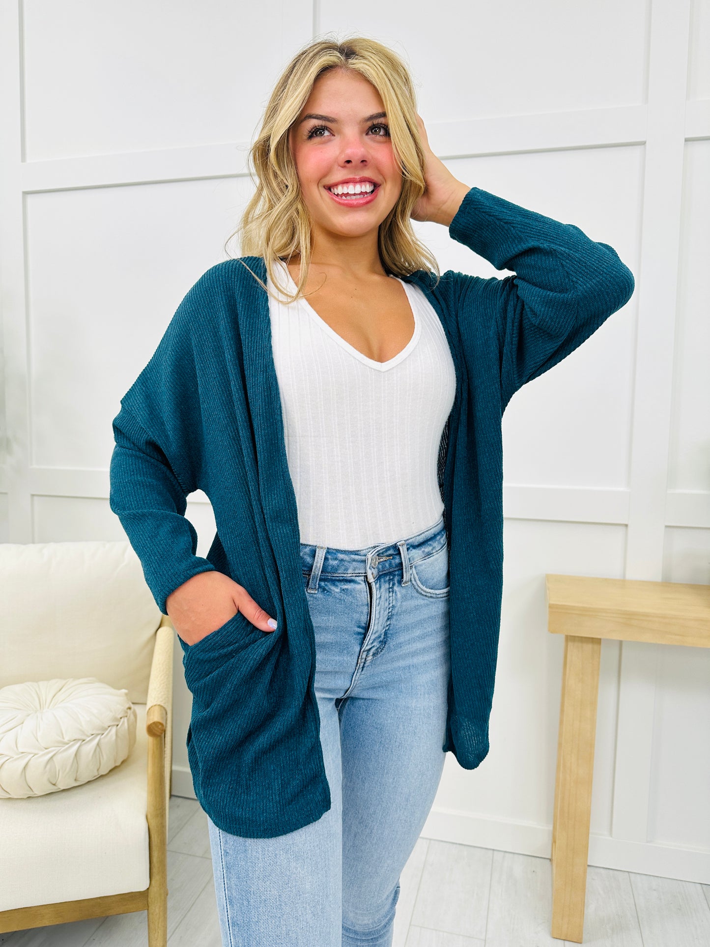 REG/CURVY Simple Values Cardigan