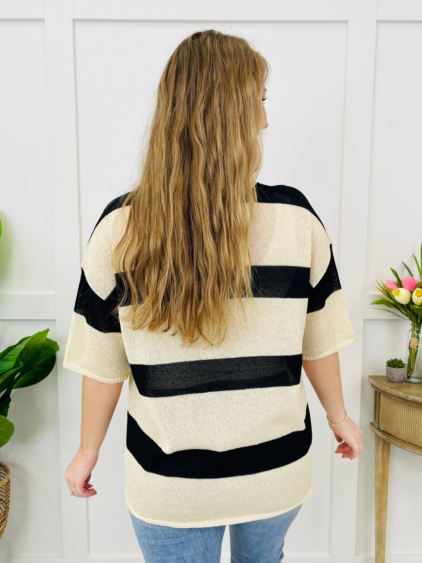 The Modern Stripe Top In Black