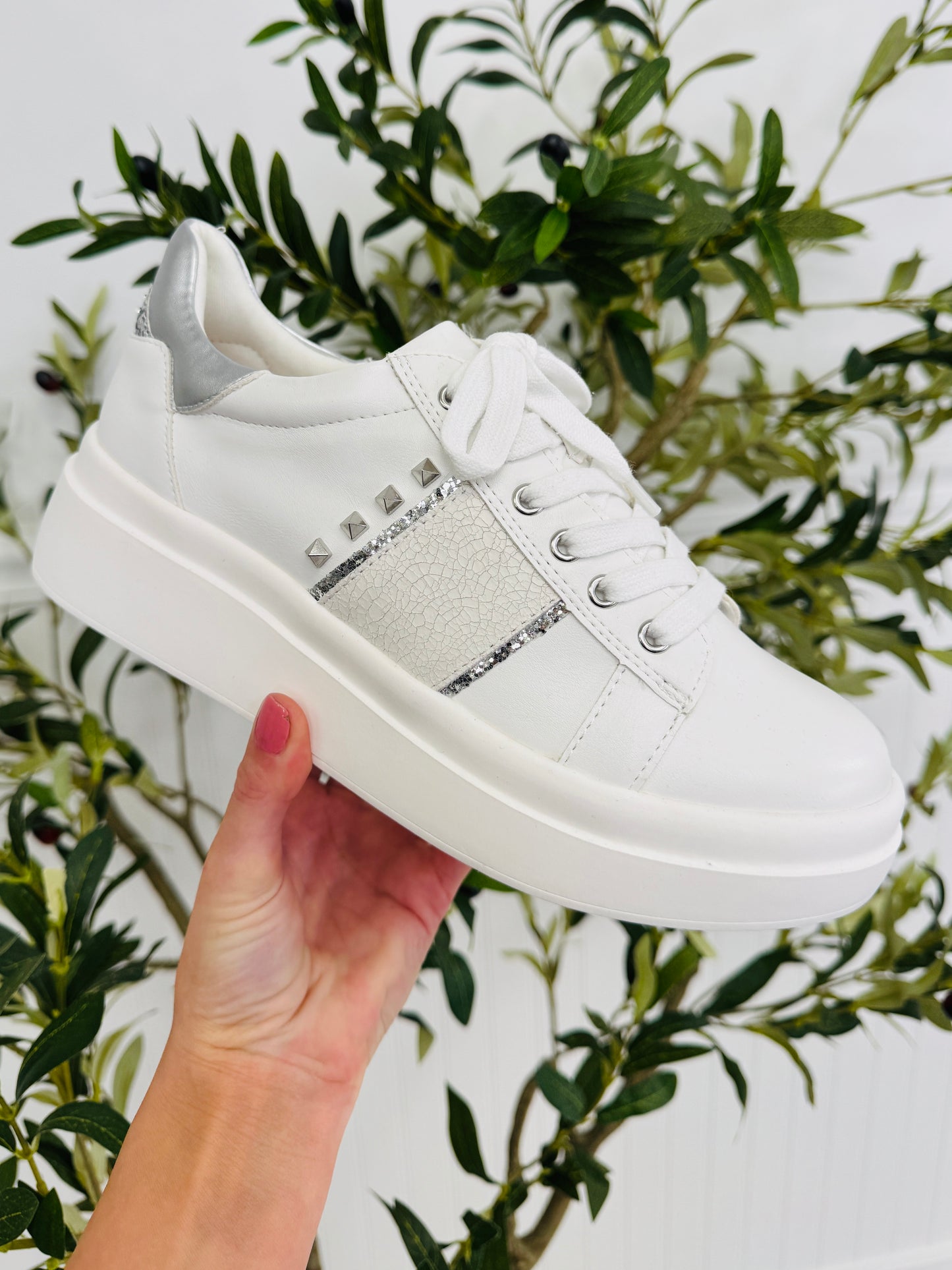 The Encore Sneakers In White