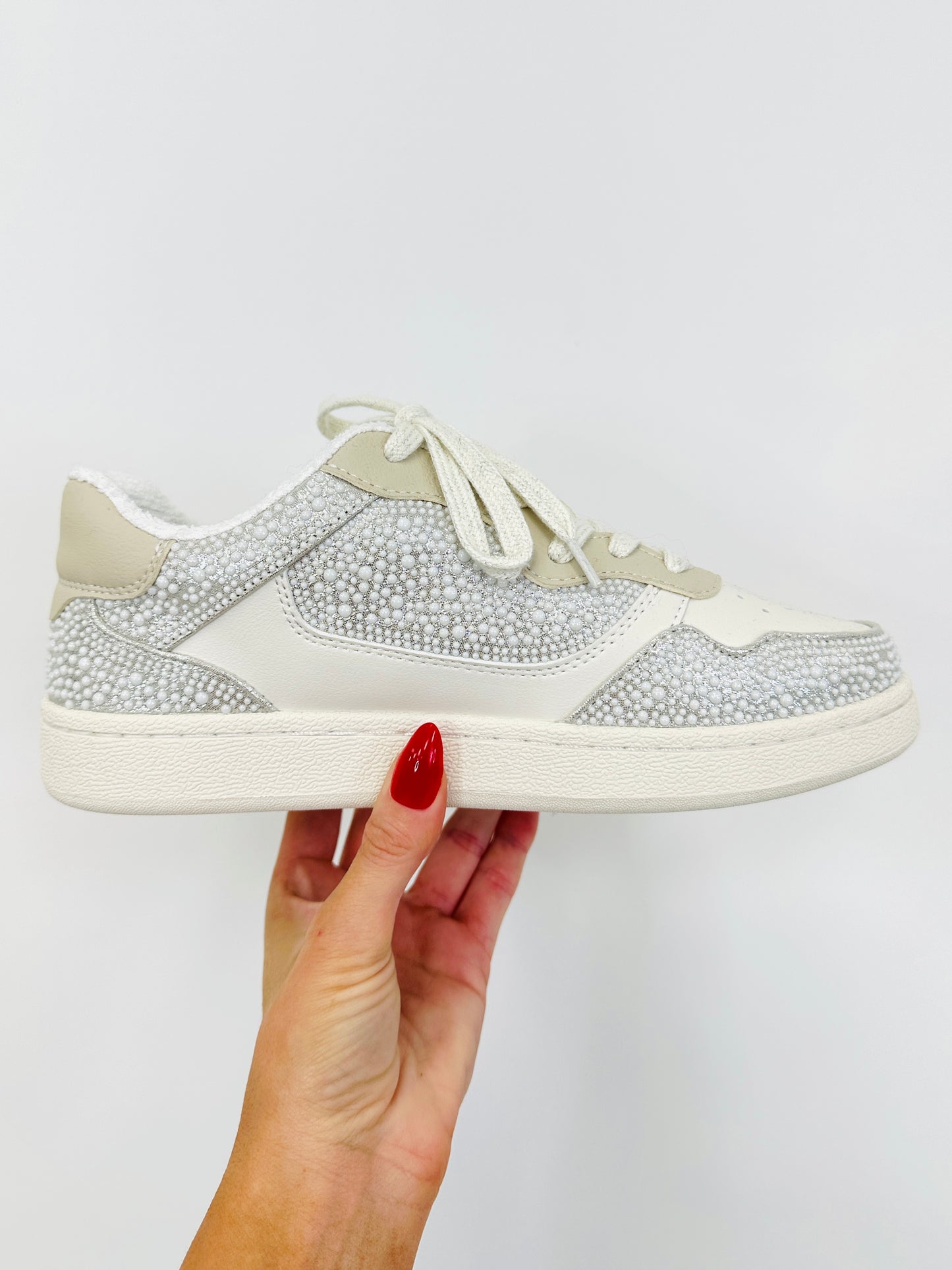 Pearl & Grace Sneakers