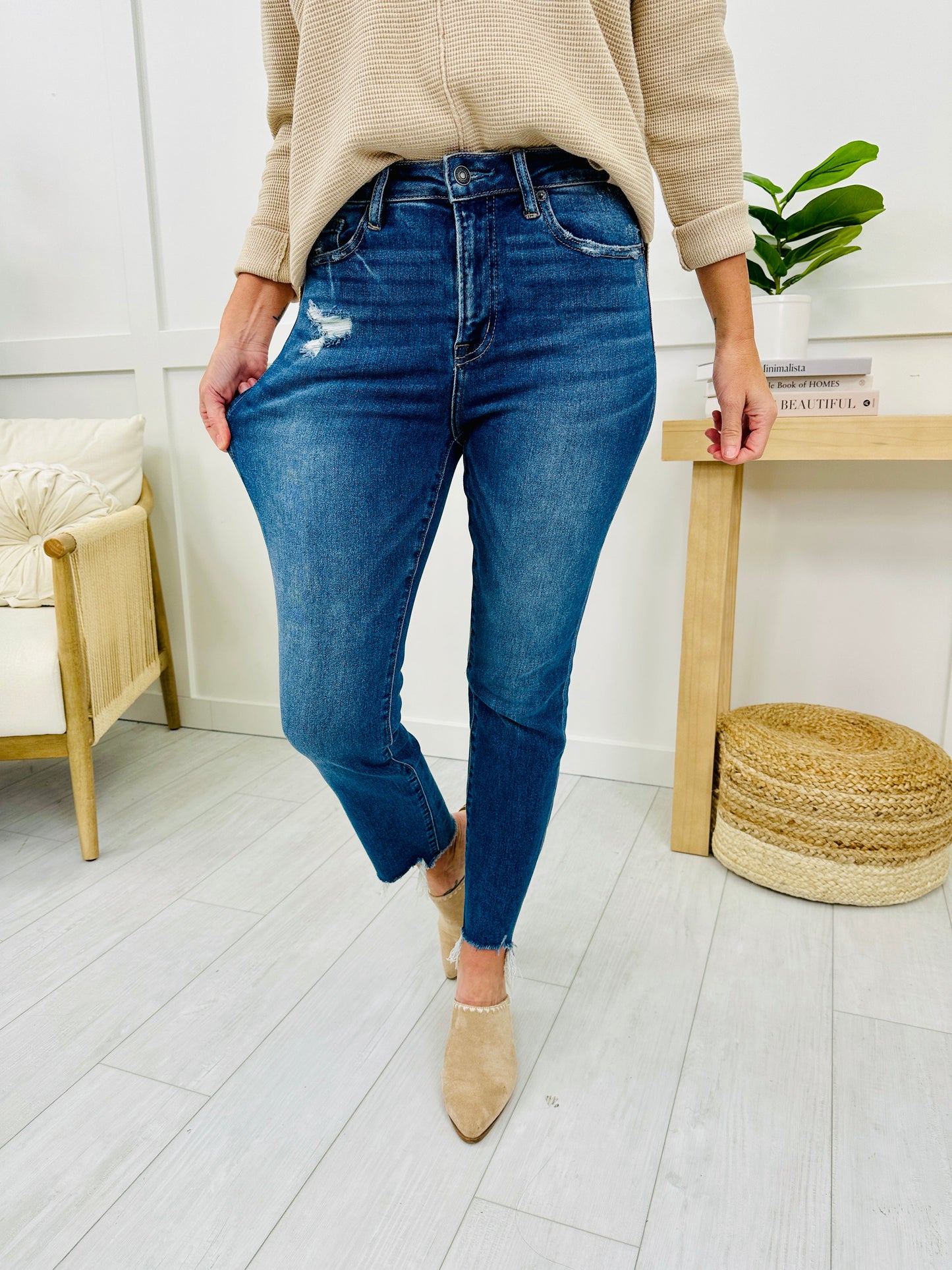 Mica Step it Up Straight Leg Jeans in Reg/Curvy