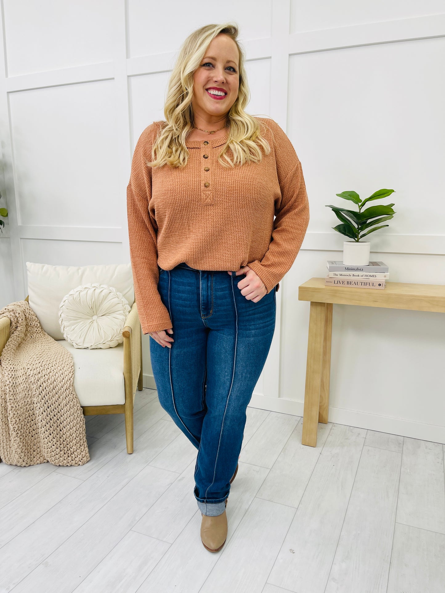 Judy Blue Waiting for You Cuffed Straight Leg Jeans in Reg/Curvy