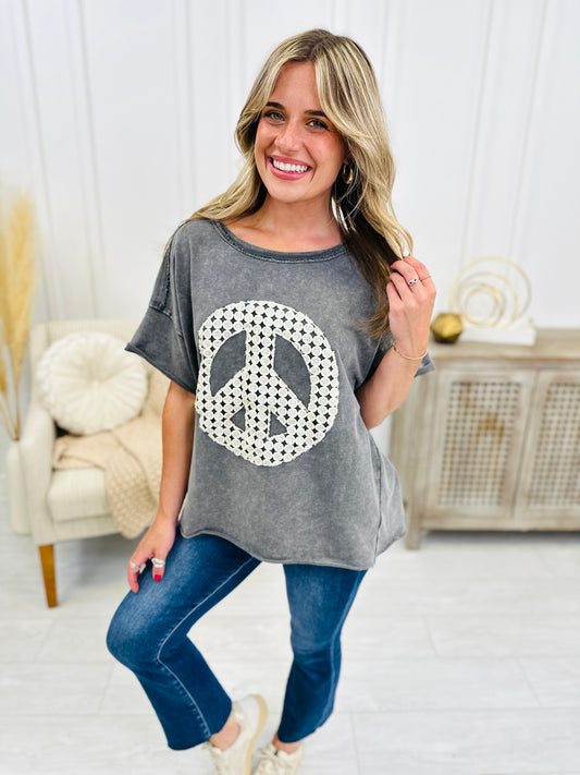 REG/CURVY Finding Peace And Love Top In Charcoal