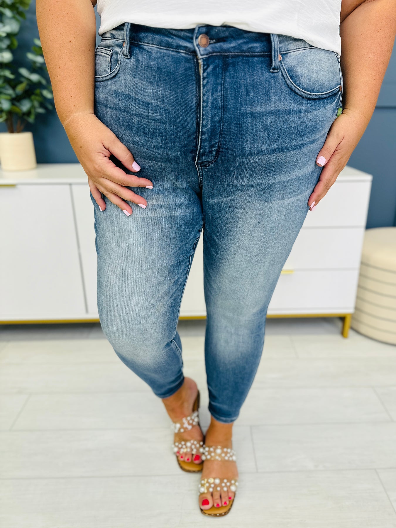 Judy Blue Reg/Curvy Total Infatuation Tummy Control Skinny Jeans