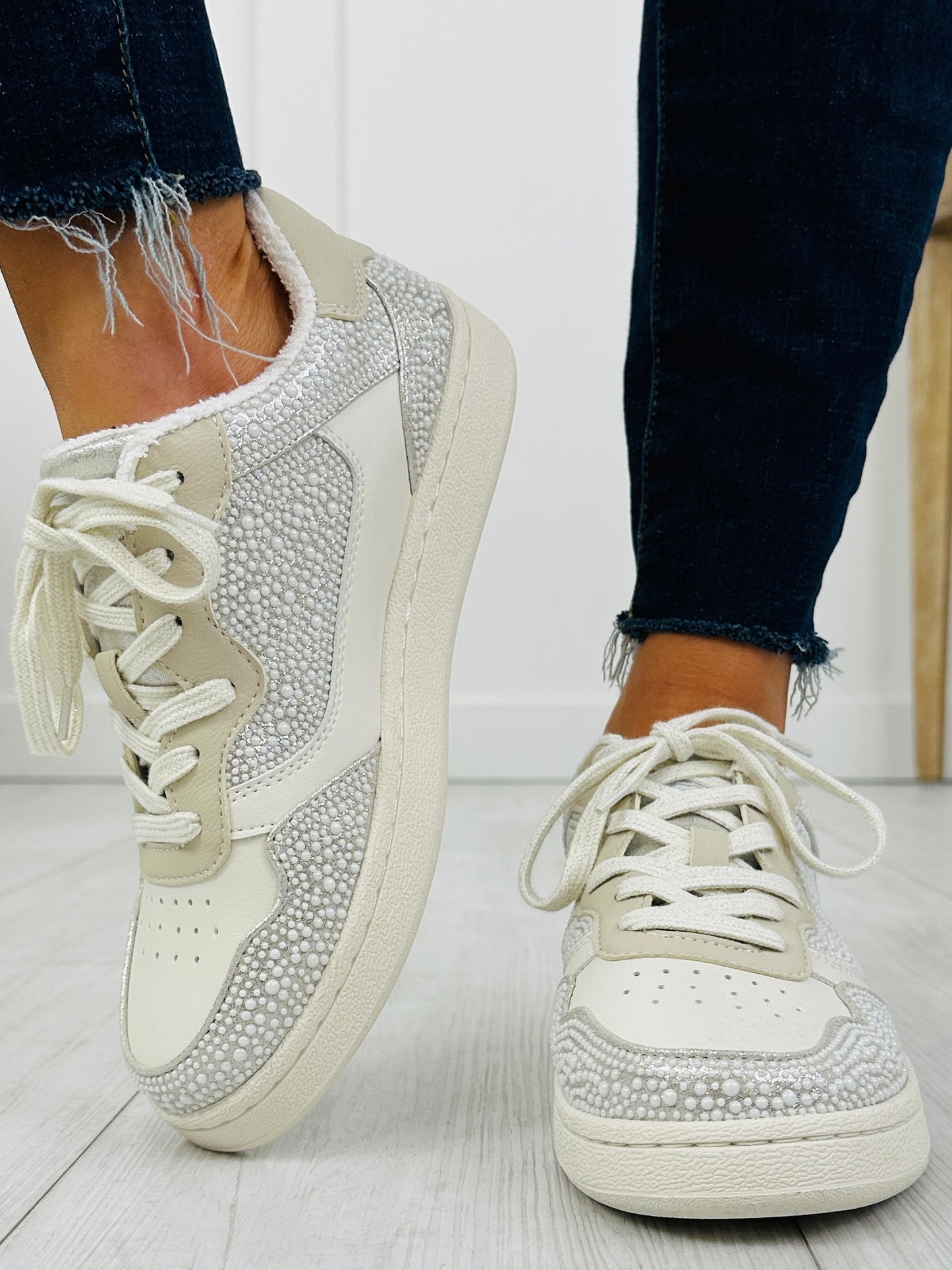 Pearl & Grace Sneakers