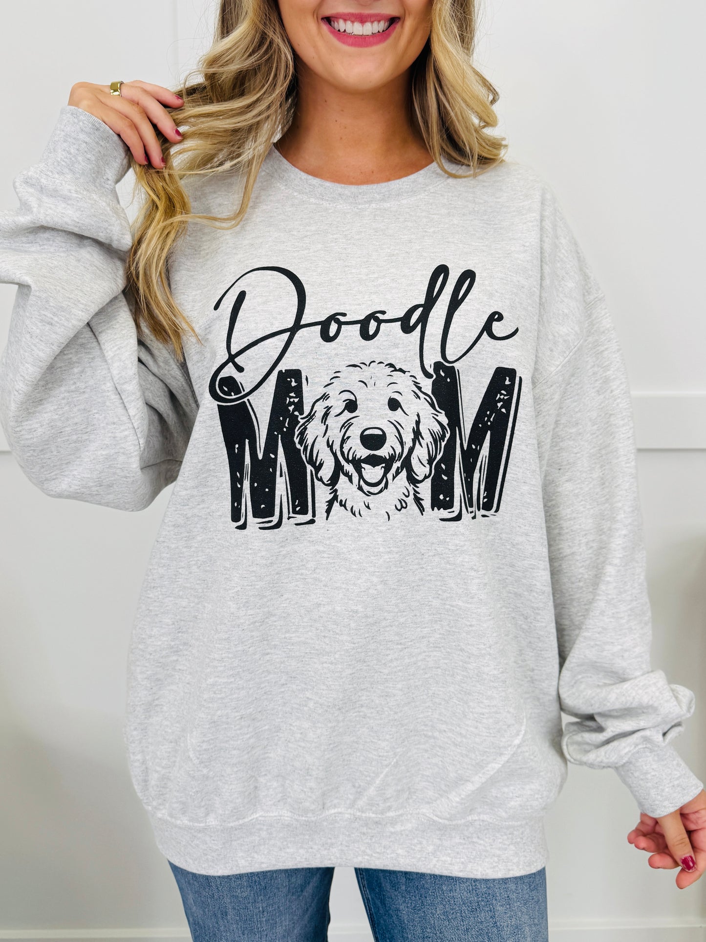 Doodle Mom Graphic Crewneck Sweatshirt
