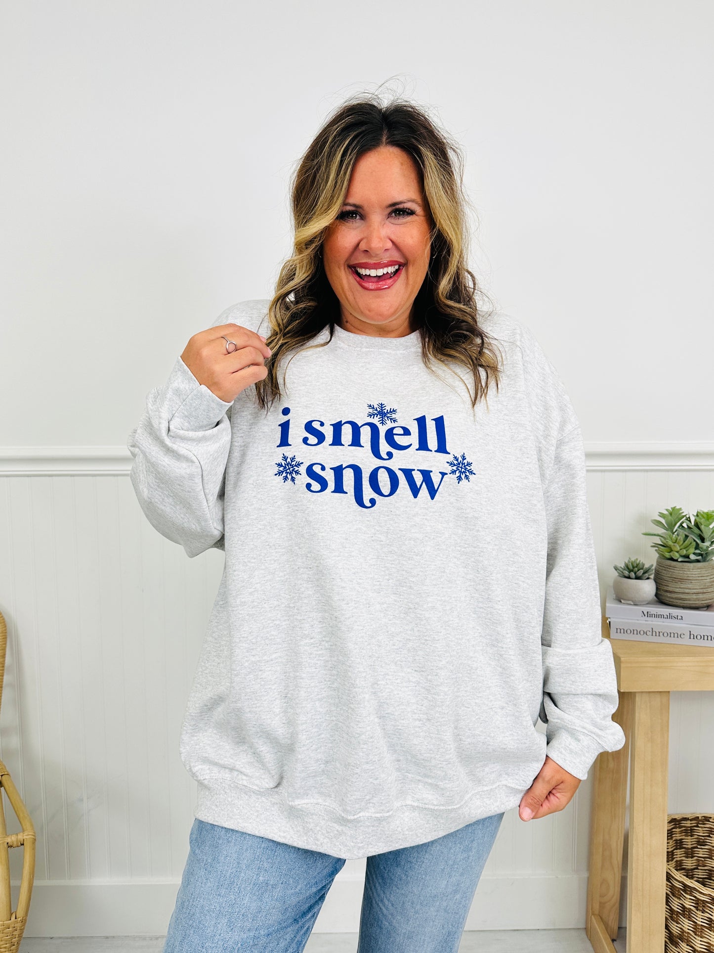 I Smell Snow Graphic Crewneck Sweatshirt