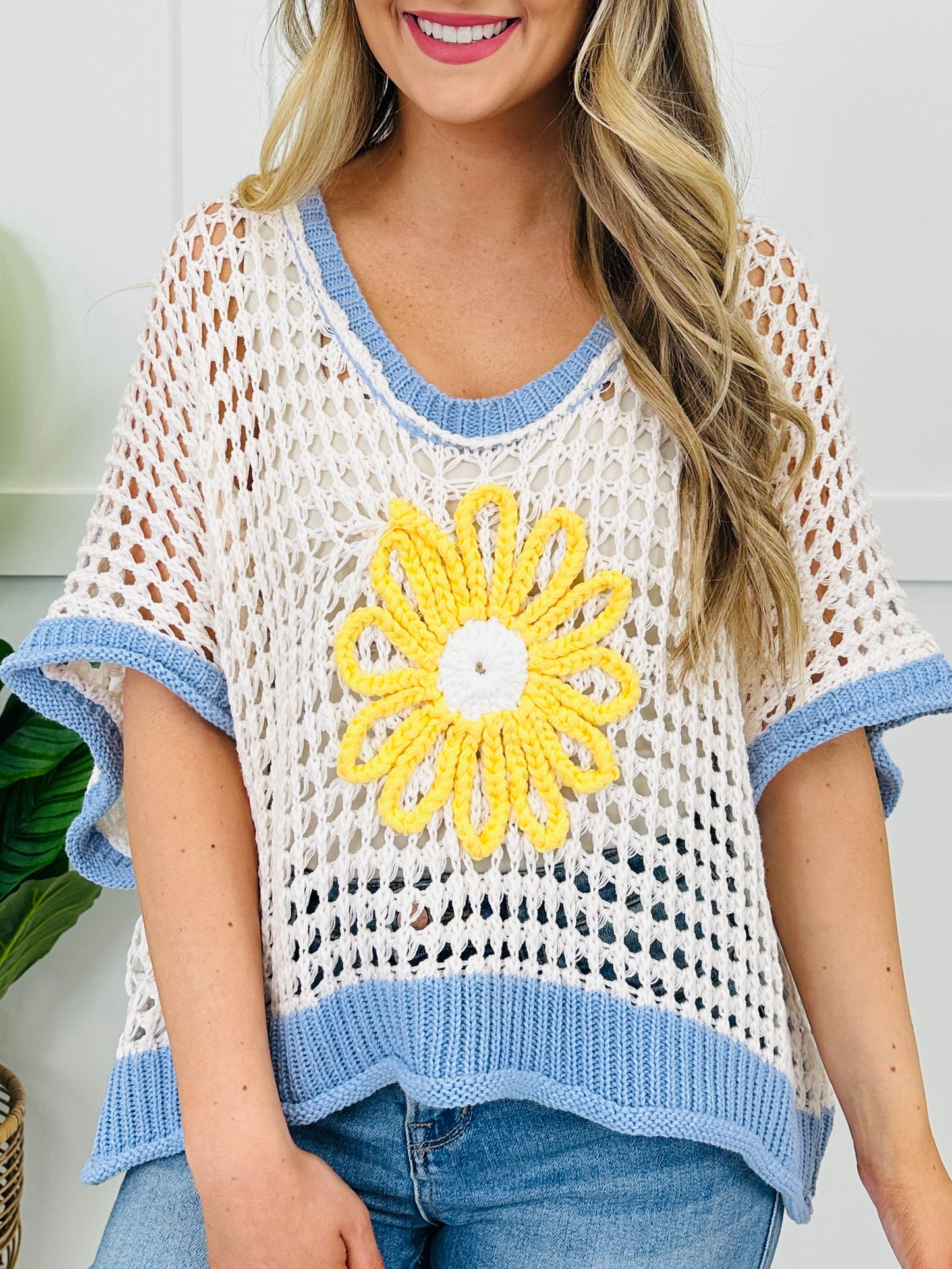 Minimal Motion Top in Ivory/Evening Blue