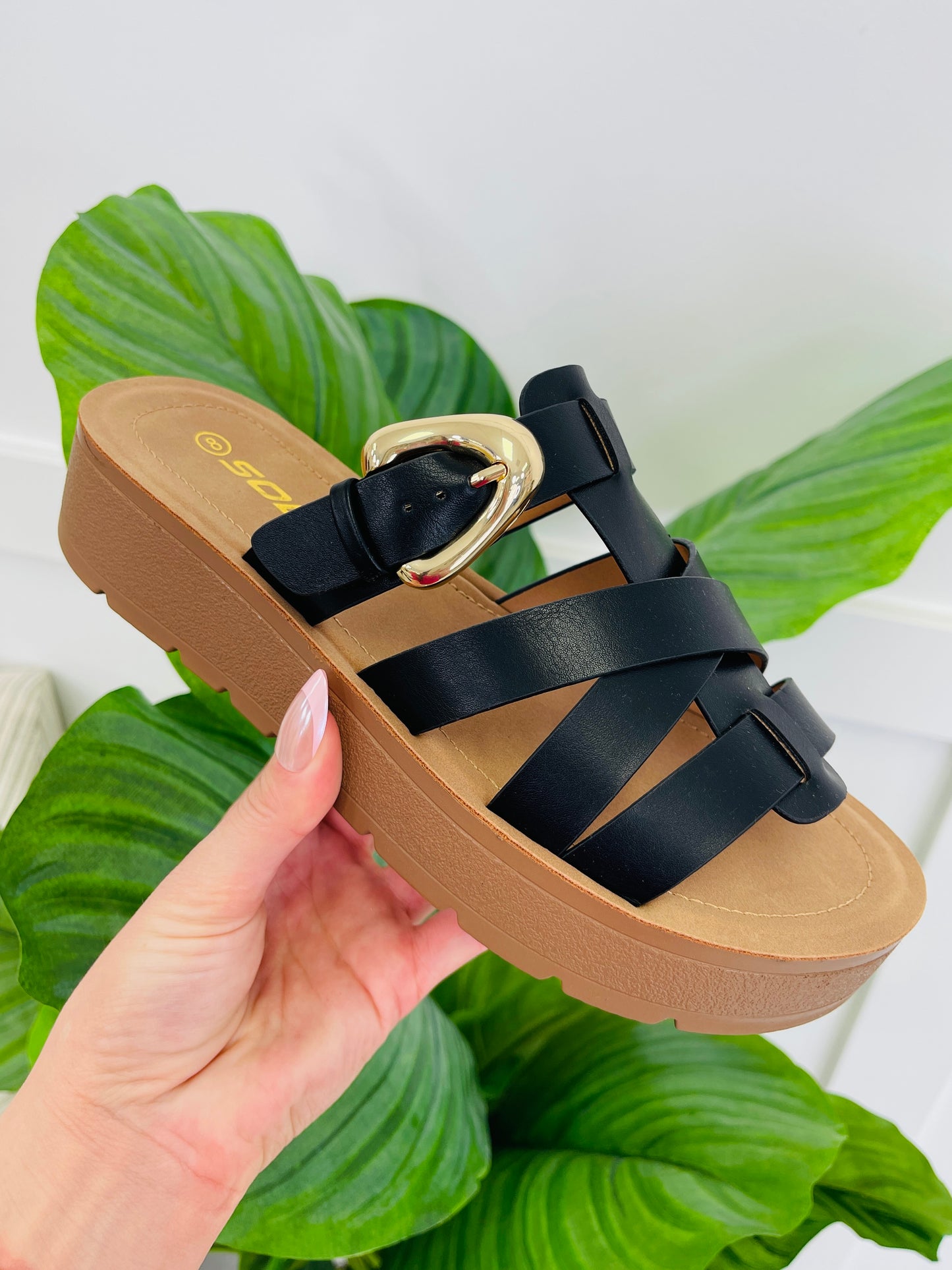 Effortless Edge Sandals In Black