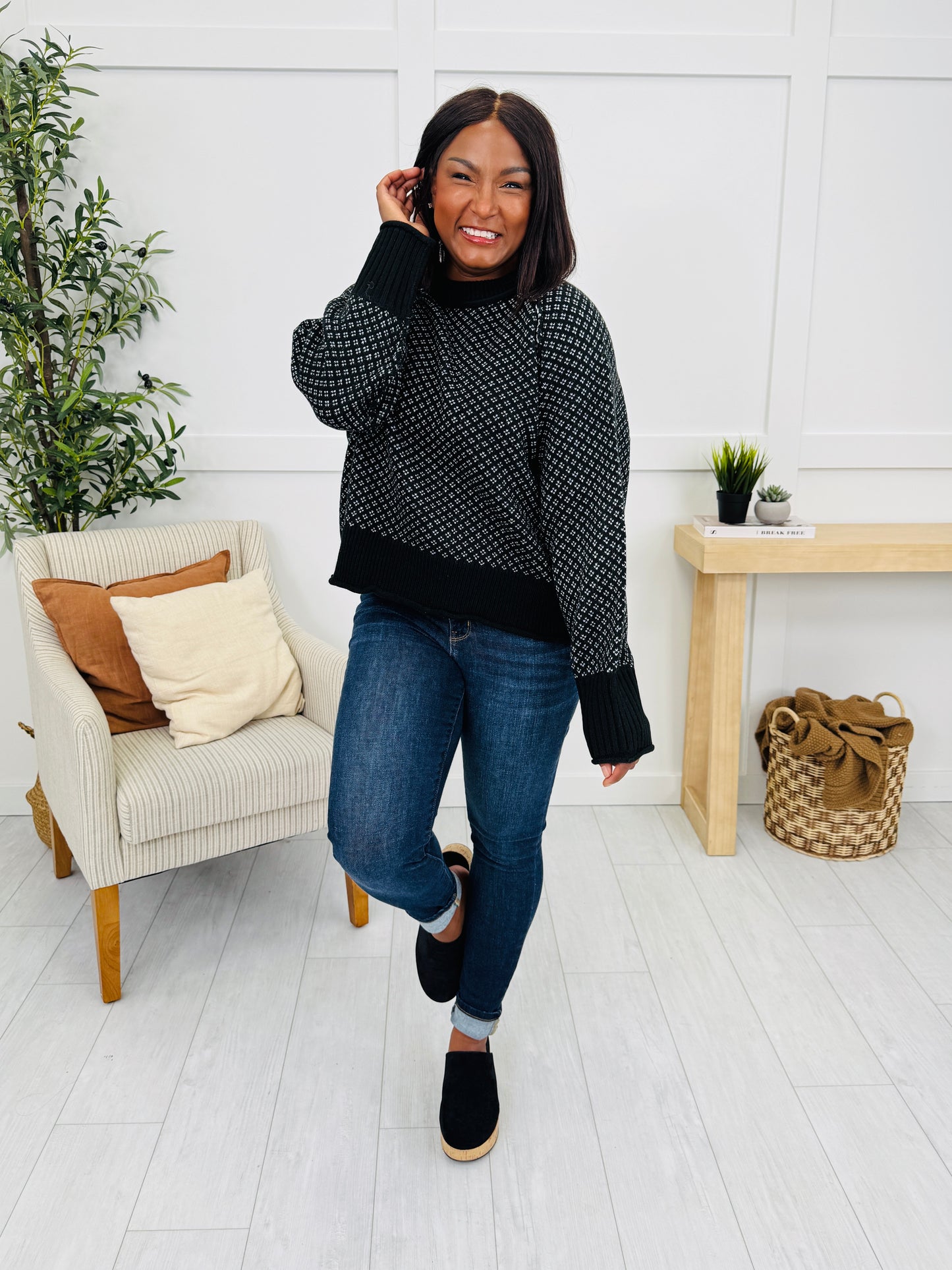 Harvest Hues Pullover in Black/White