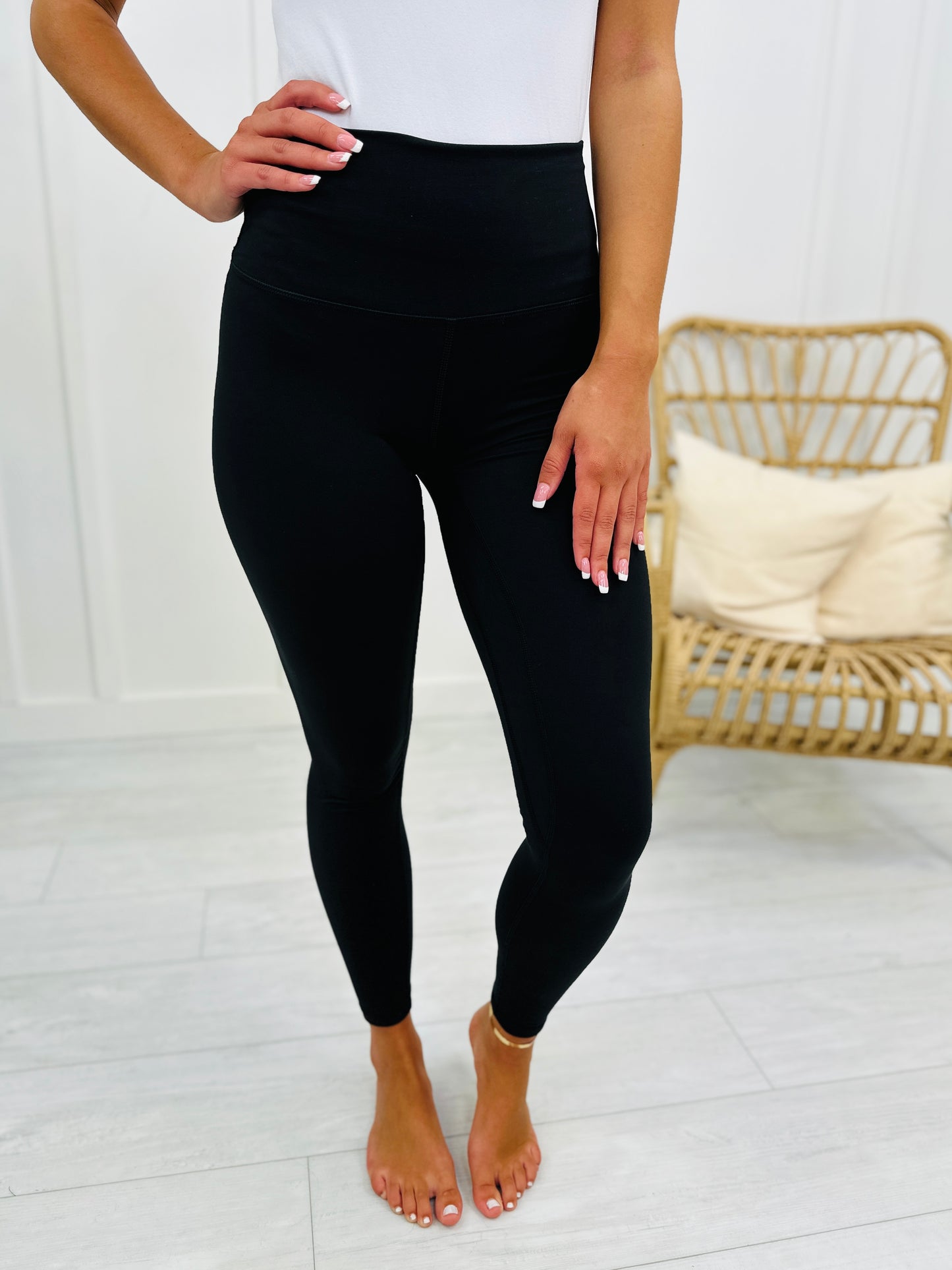 REG/CURVY Call To Action Leggings