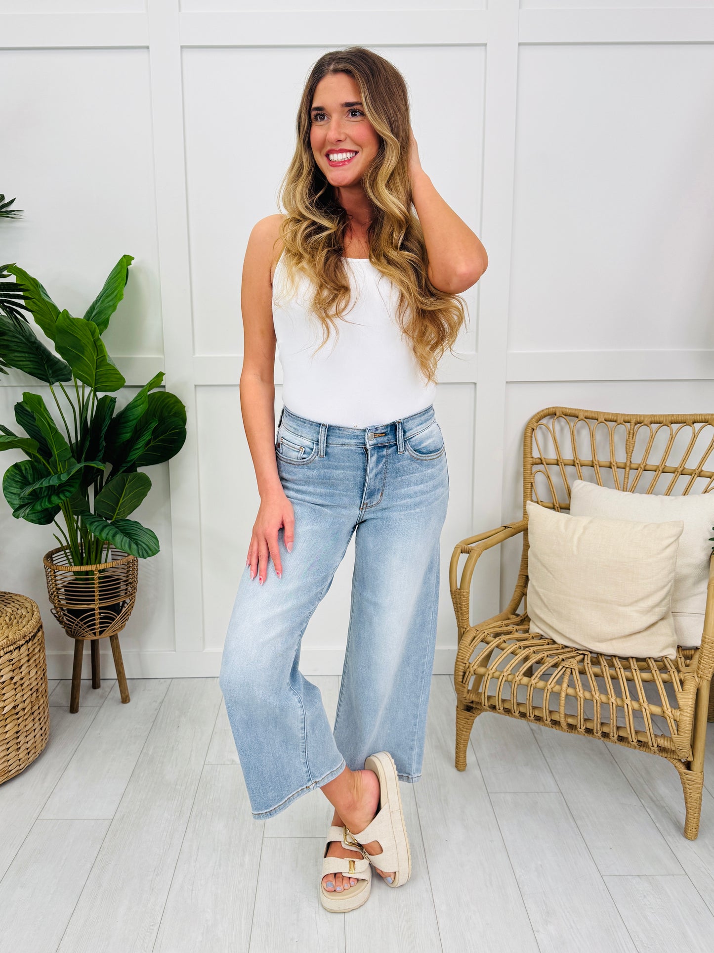Judy Blue Breezing By Wide Leg Cropped Jeans