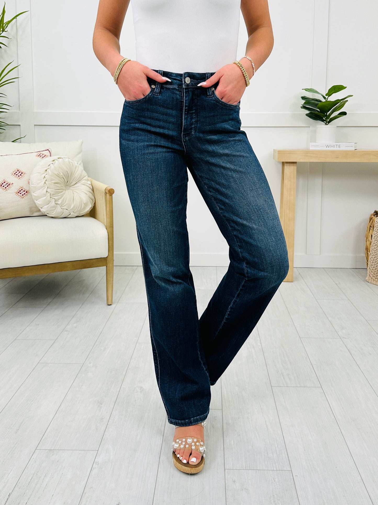 Judy Blue REG/CURVY Be In Control Tummy Control Straight Jeans