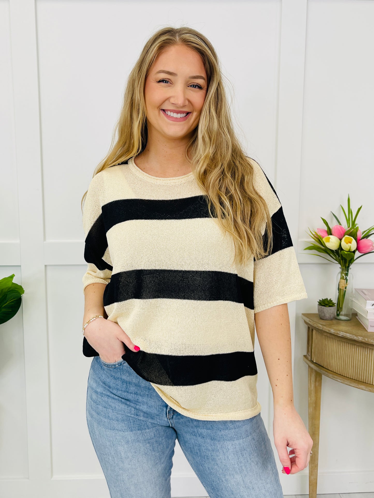 The Modern Stripe Top In Black