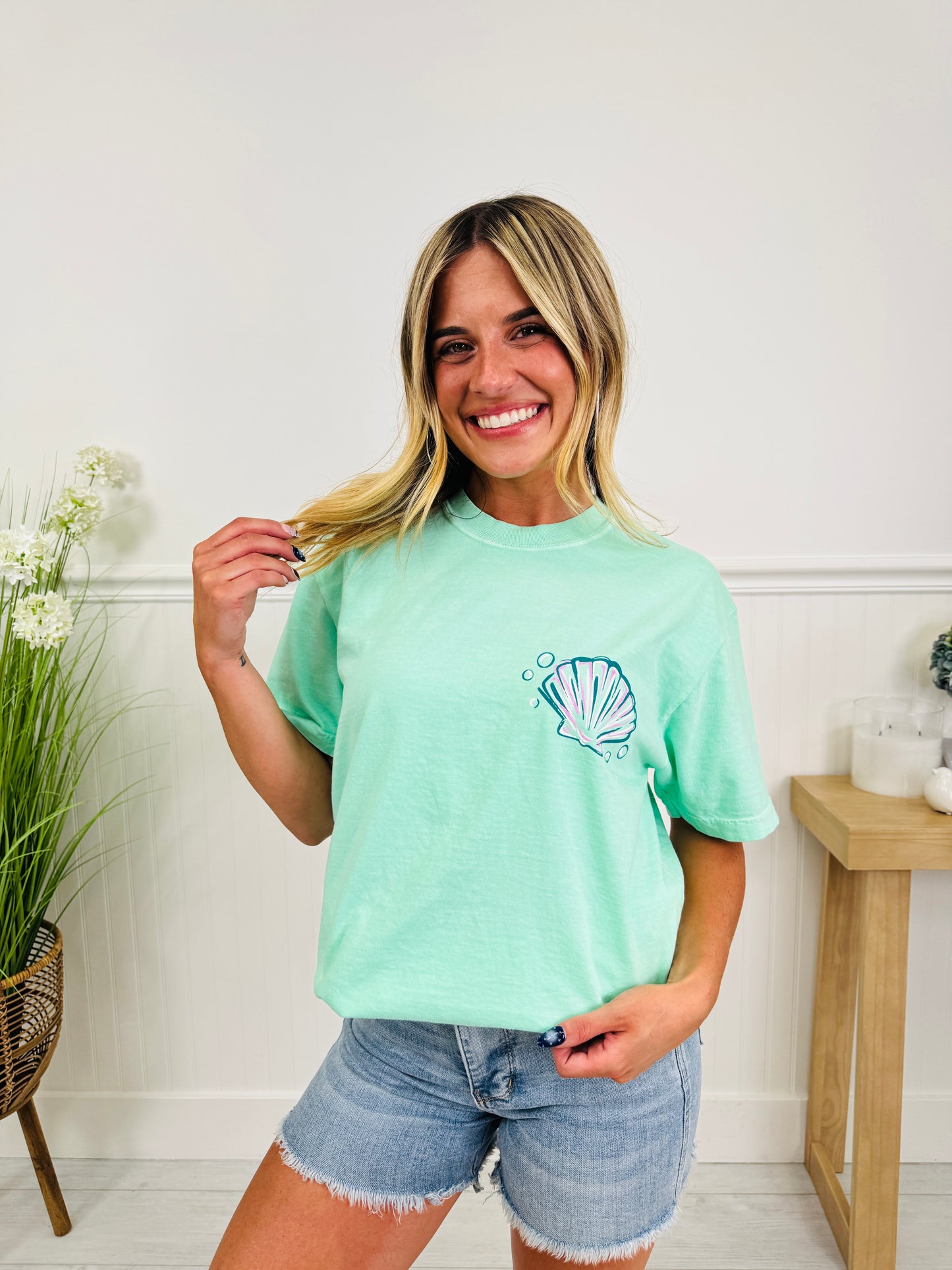 Seashell Sketch Graphic Tee