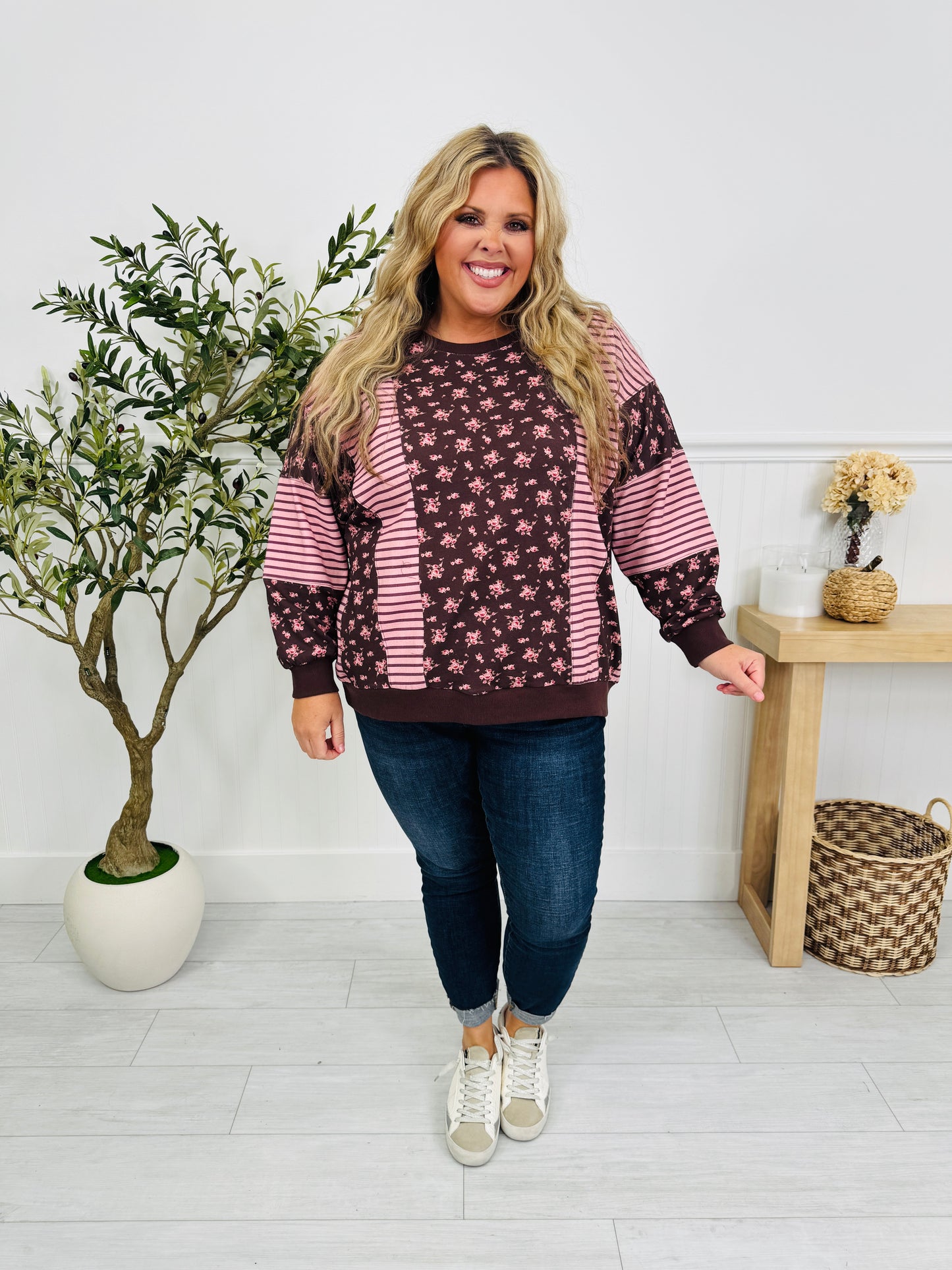 Blooming Beauty Pullover In Brown
