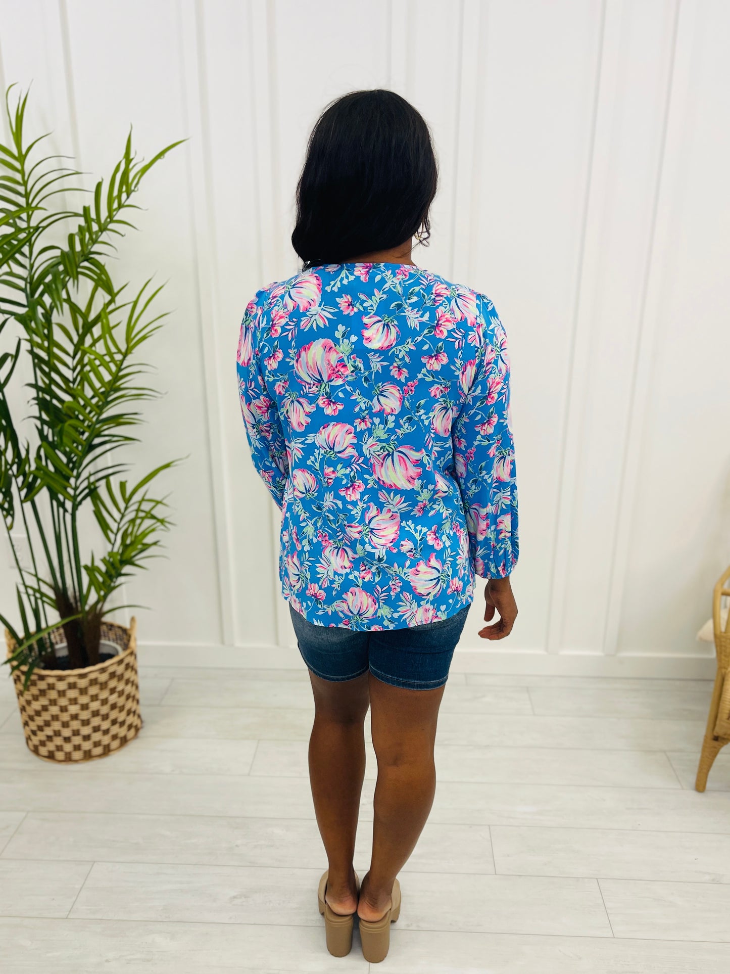 REG/CURVY Flirty In Florals Top