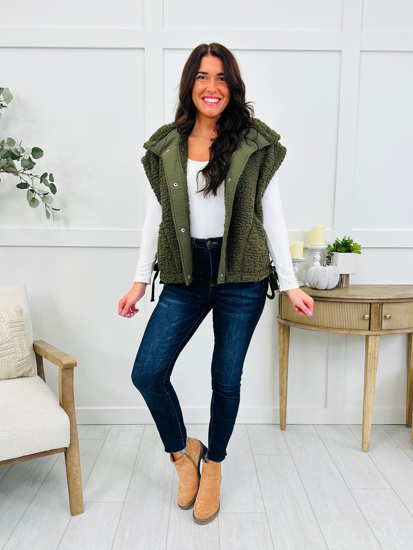 The Aspen Trail Vest In Dk Olive