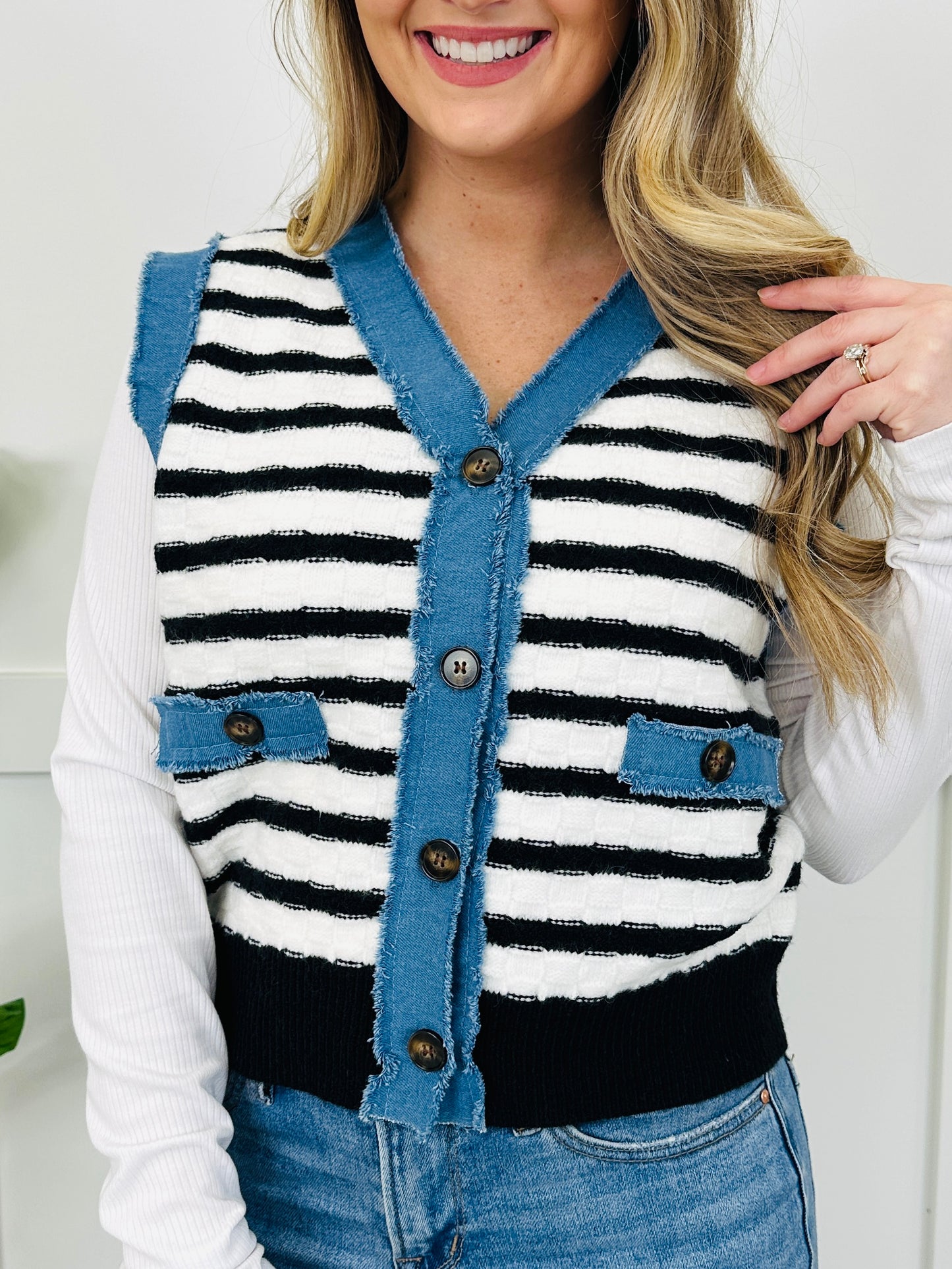 Calm Contrast Vest