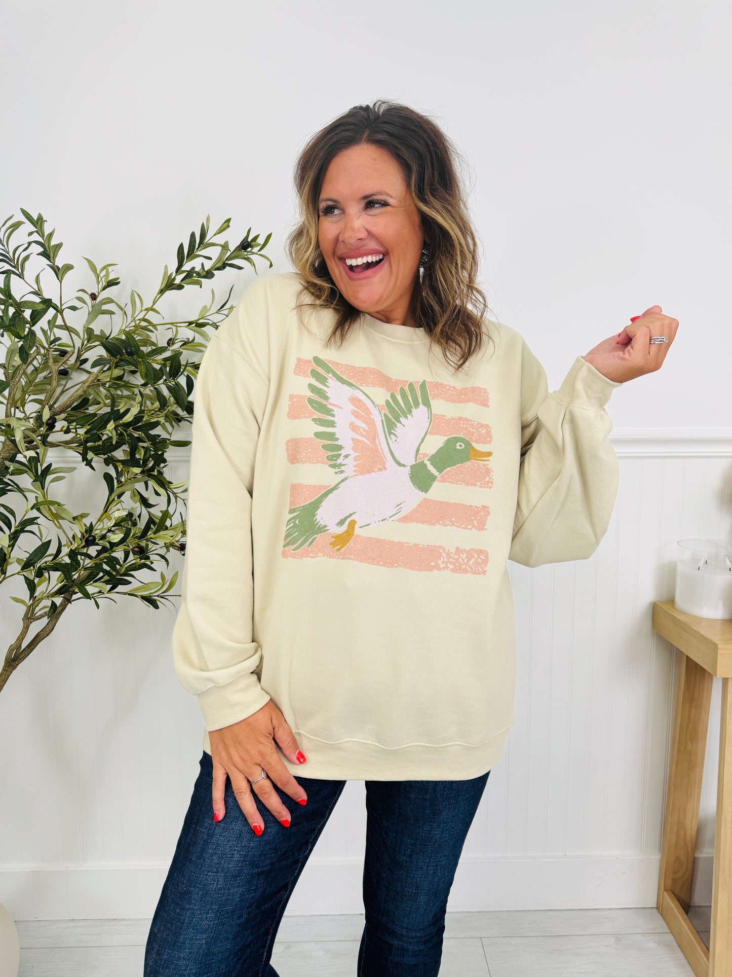 Vintage Duck Graphic Crewneck Sweatshirt