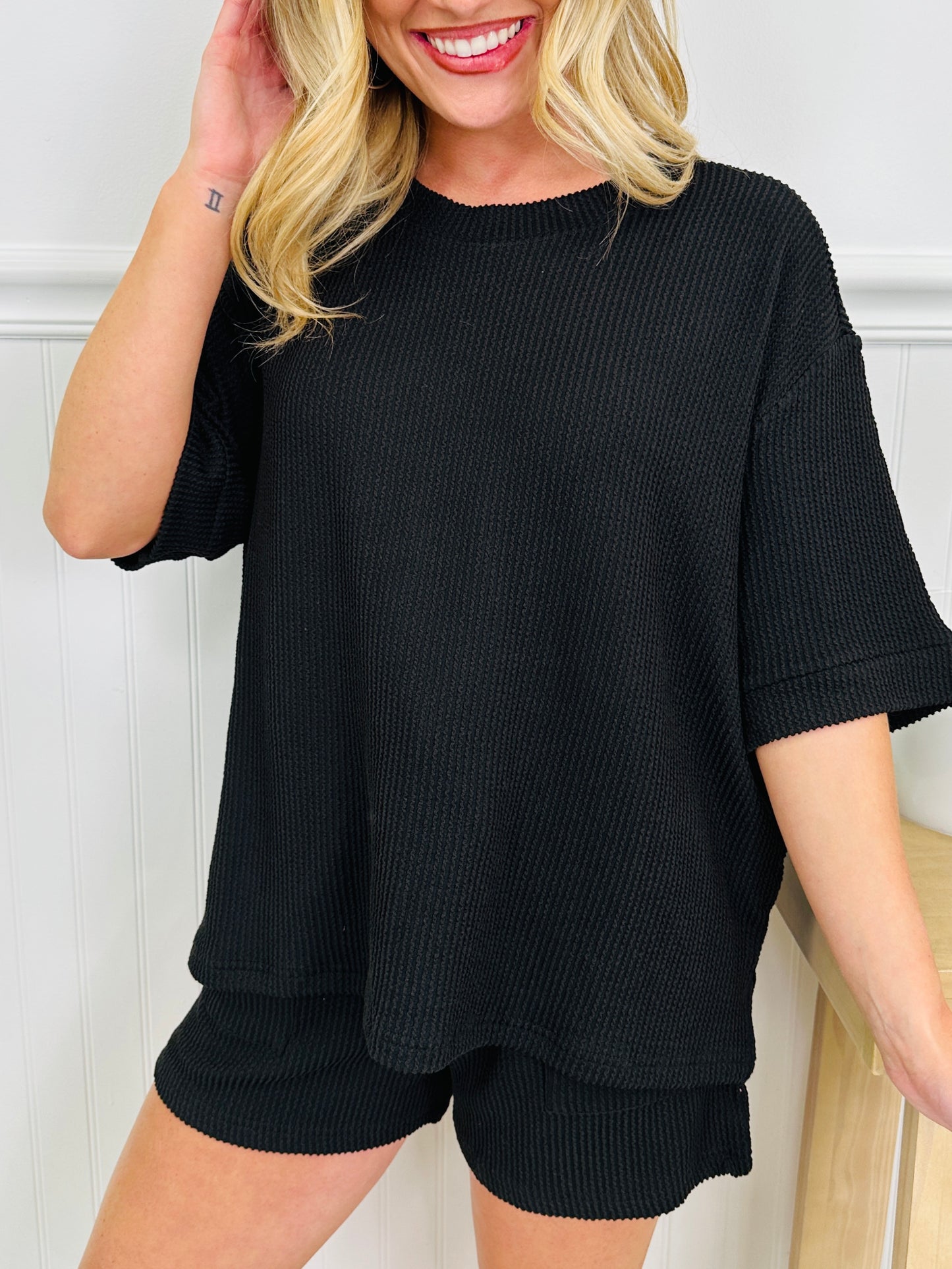 Set The Vibe Set In Multiple Colors