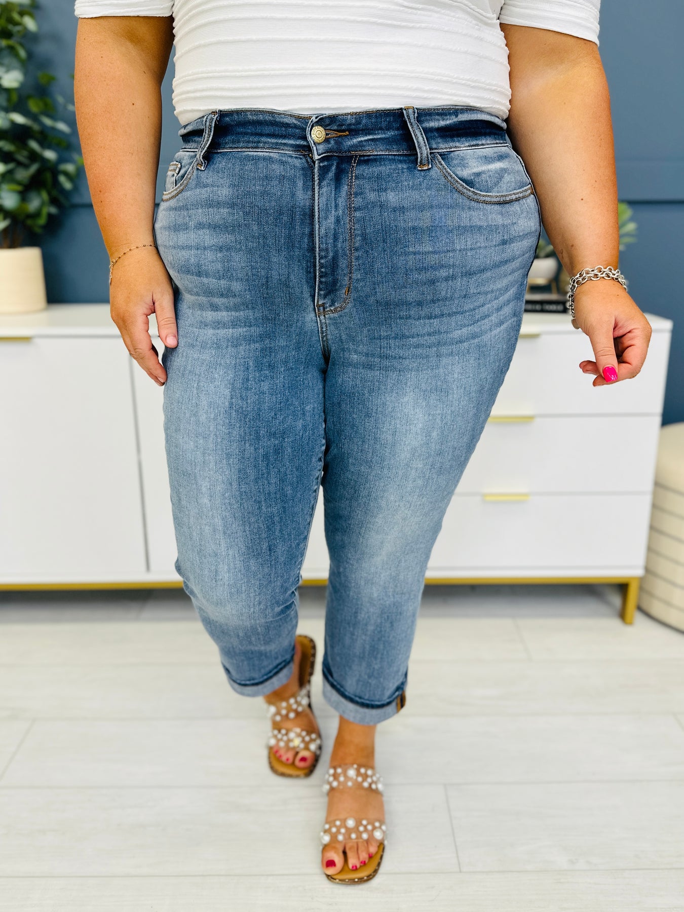 Curvy Chic Boutique - 🔥These non distressed Judy Blue jegging capris are  selling quickly, don't hesitate to grab them before they sell out..we  probably won't be able to restock! Judy Blue does