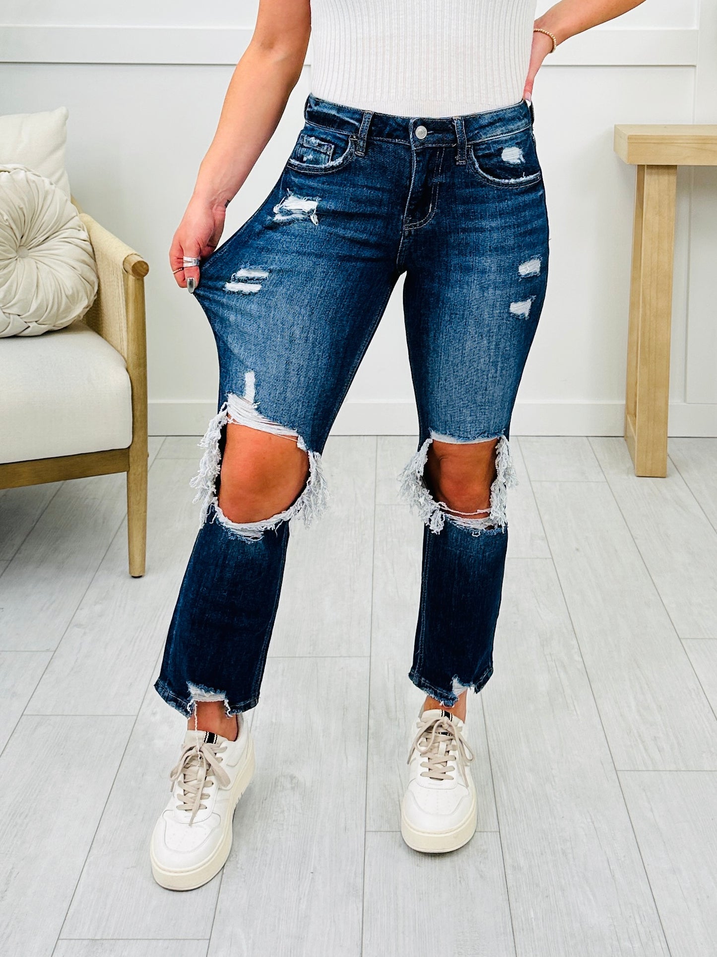 MOCO Exclusive You're My Lover 2.0 Cropped Straight Leg Jeans in Reg/Curvy