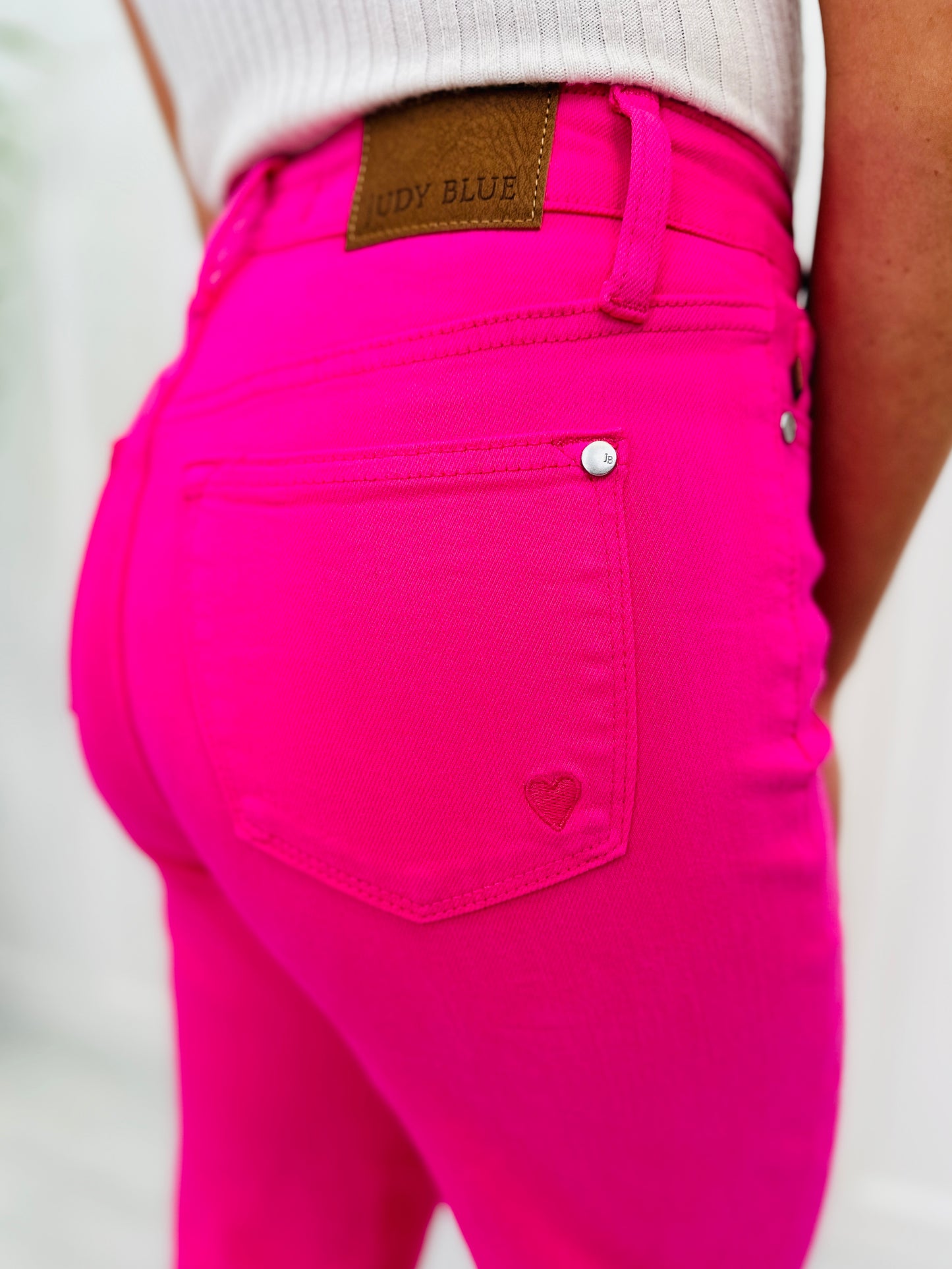 Judy Blue Passionate About Pink Straight Leg Jeans in Reg/Curvy