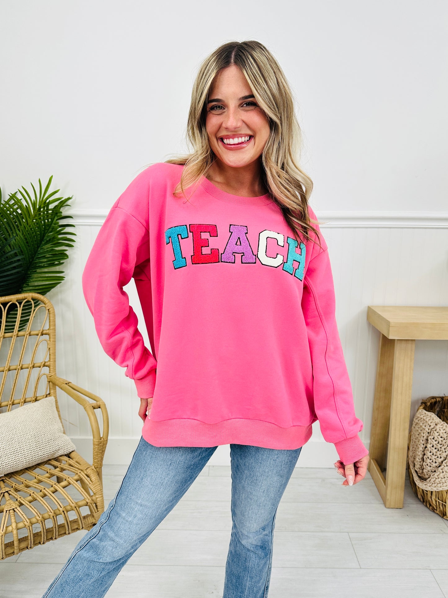 Teach MOCO Exclusive Crewneck In Pink